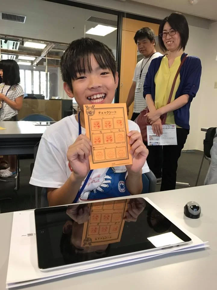 チェックシートにはんこ一杯で満足そう。