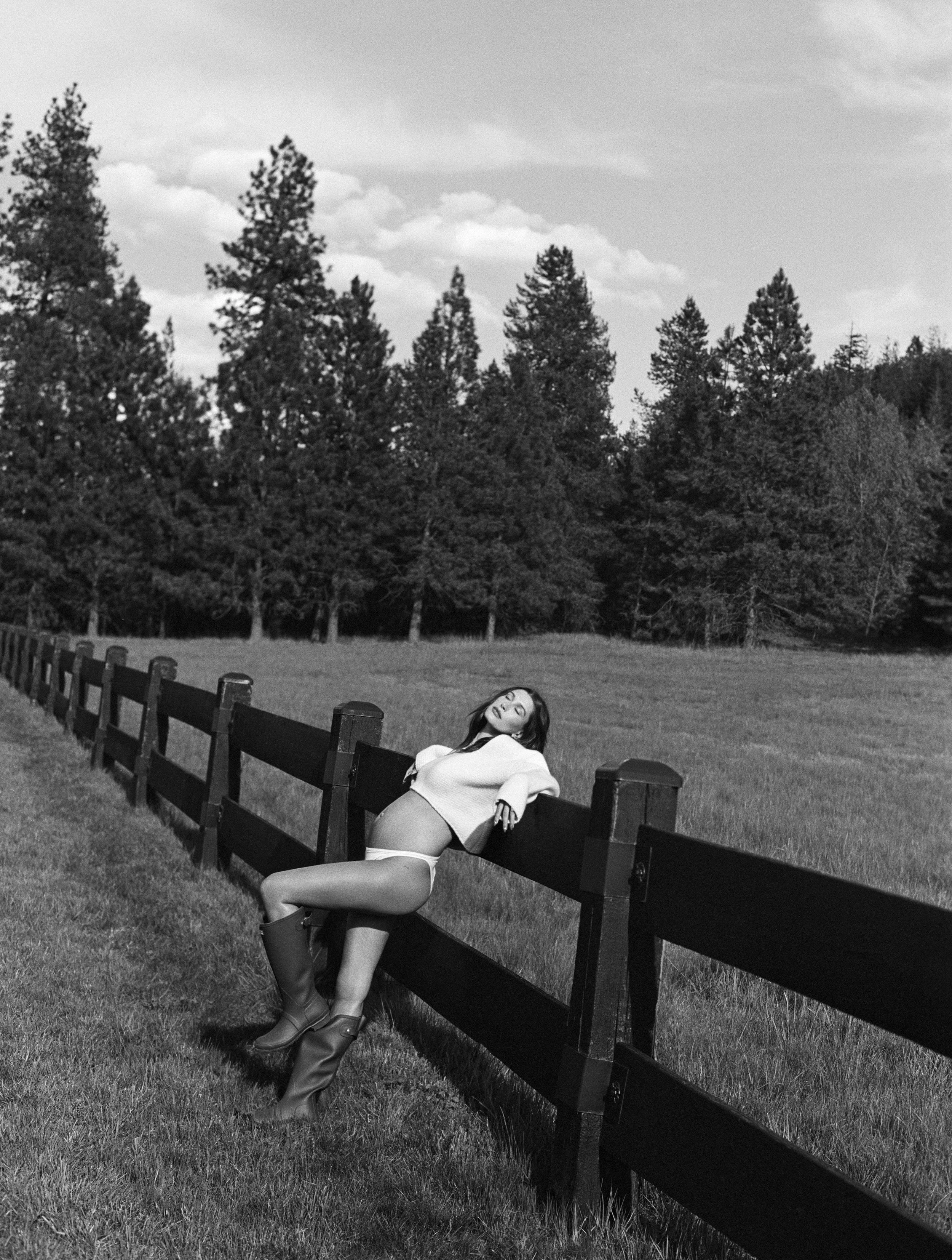  Hailey Bieber by fashion photographer Sean Thomas at home in Idaho 