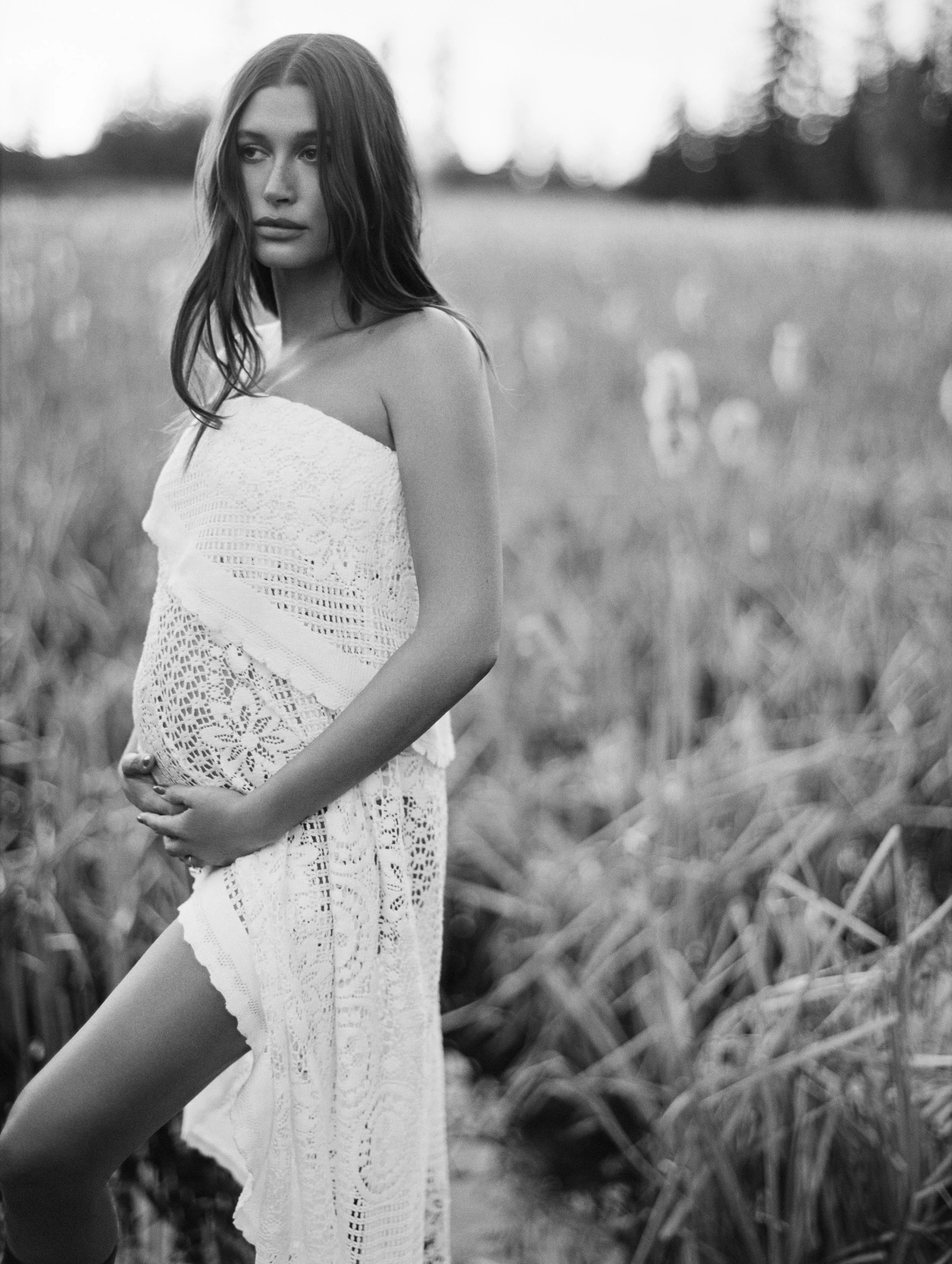  Hailey Bieber by fashion photographer Sean Thomas at home in Idaho 