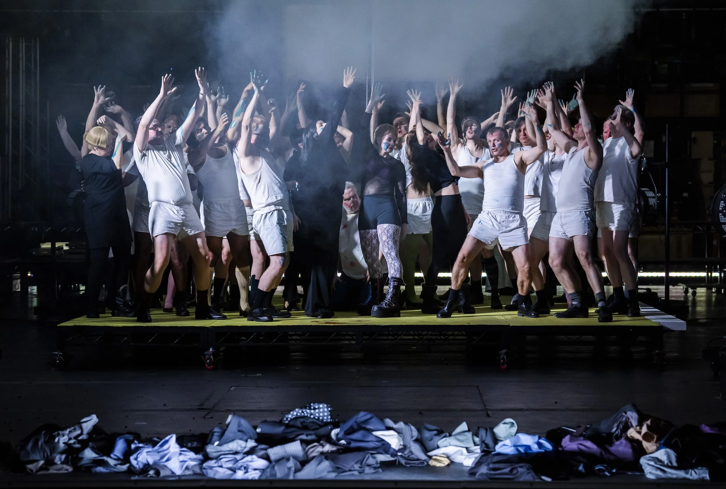 Rise and Fall of the City of Mahagonny-ENO-Coliseum-10280.JPG