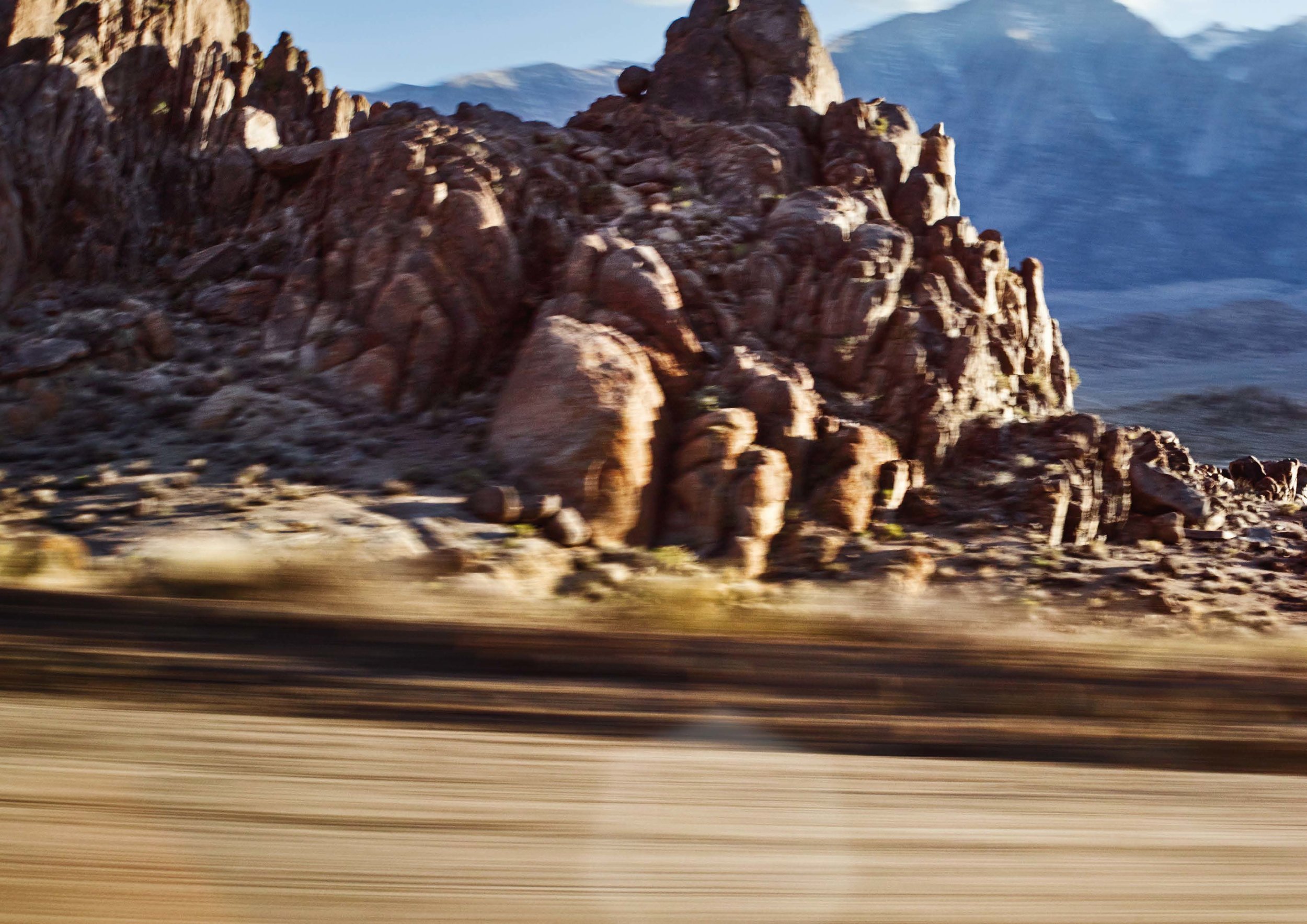 Bentley Bentayga Brochure _Page_02.jpg
