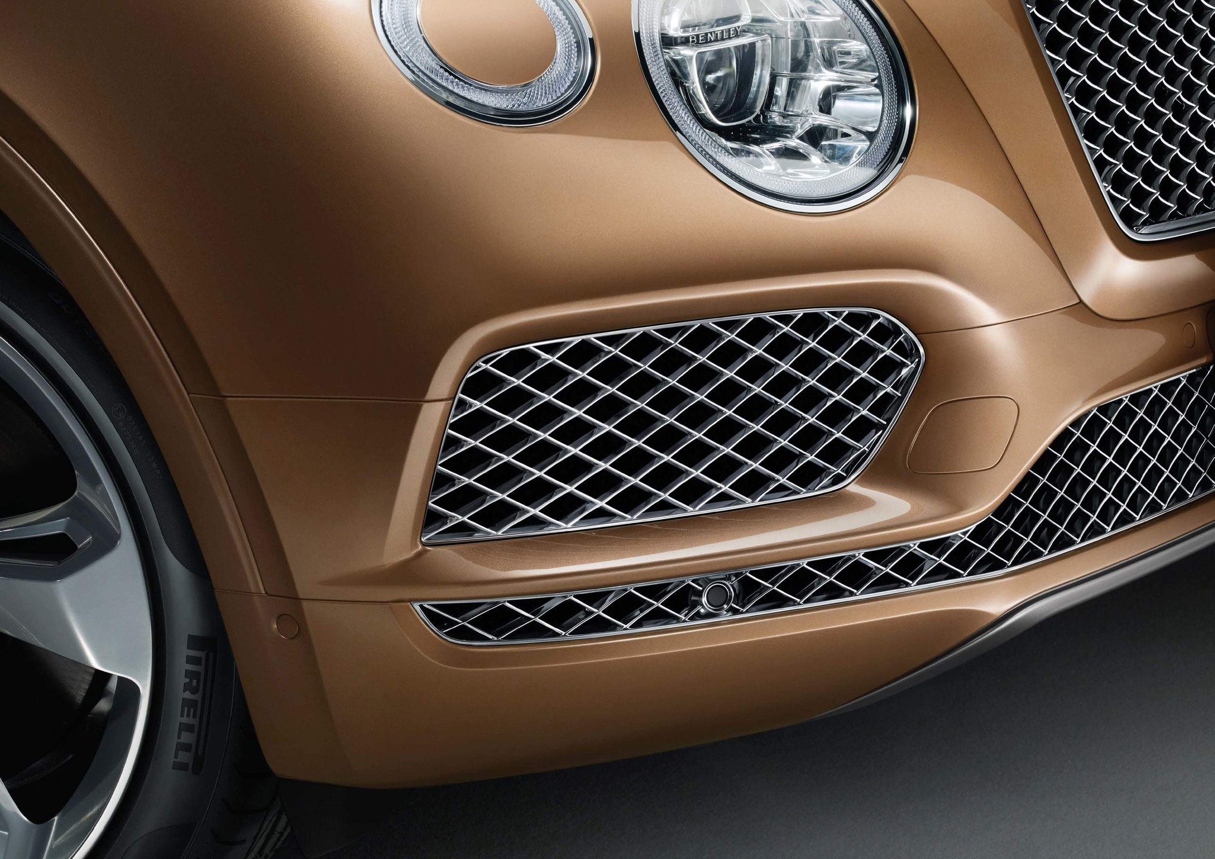 Bentley Bentayga Brochure _Page_44.jpg