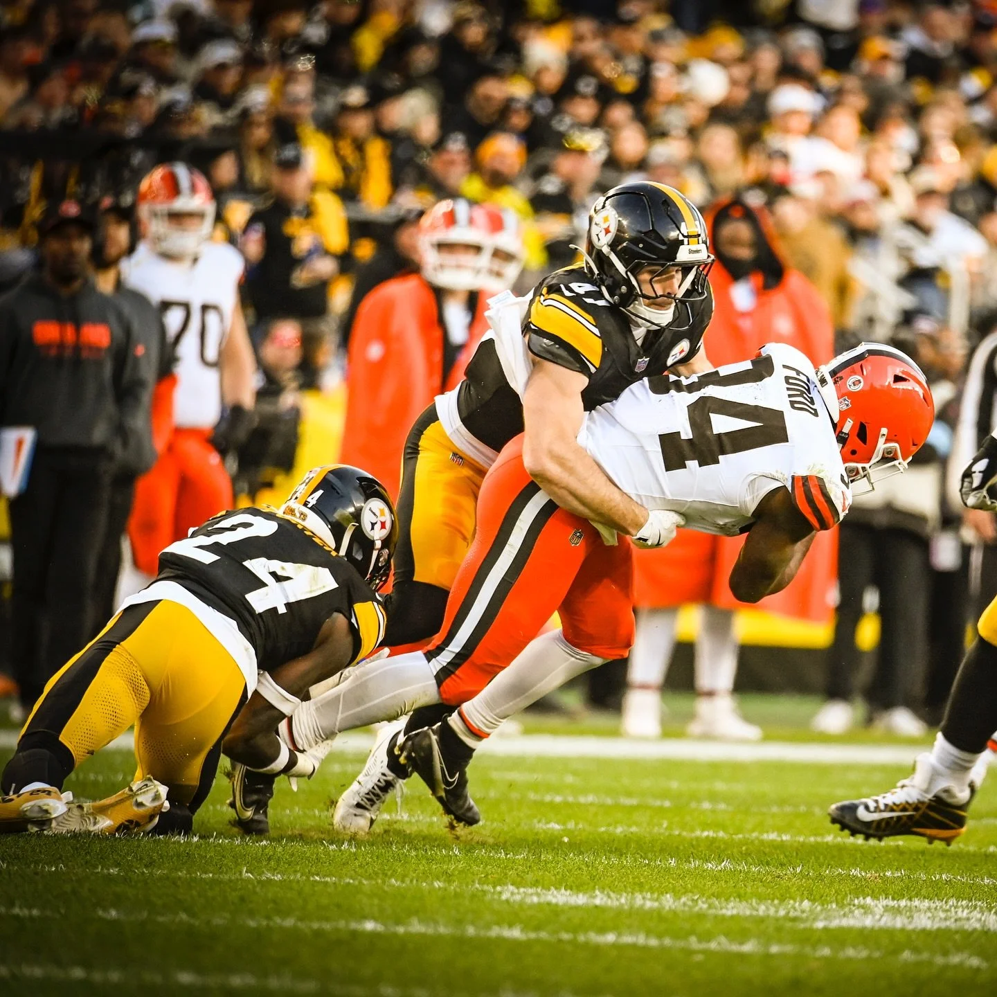 Halfway to Sunday&hellip; 
.
.
.
.
.
.
#steelers #pittsburgh #412 #blackandgold #steelcity #herewego #photography #sportsphotography @nikonusa @sigmaphoto #nikon #NFL #football