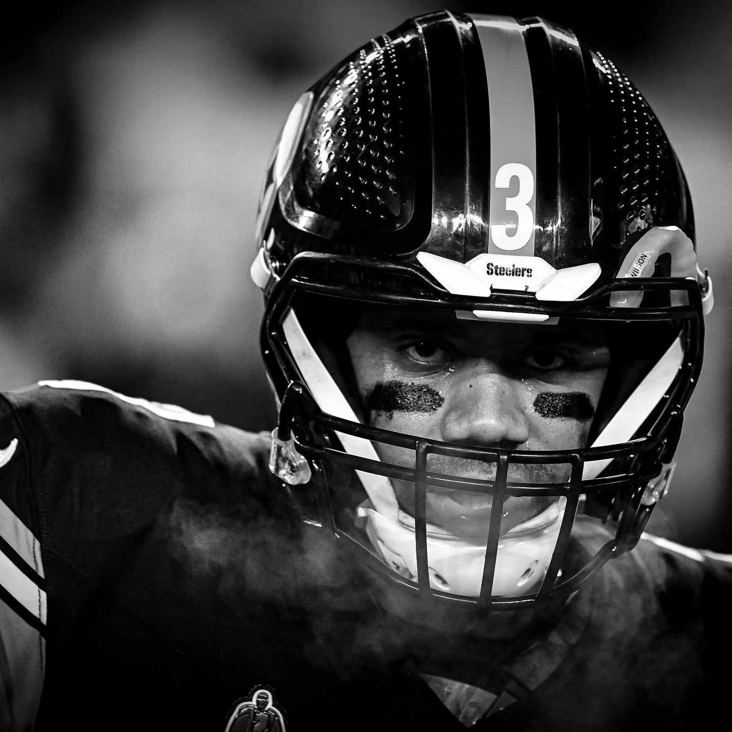 AFC north playoff football&hellip;
.
.
.
.
.
.
.
#steelers #pittsburgh #412 #blackandgold #steelcity #herewego #photography #sportsphotography #blackandwhite #nikon @nikonusa @sigmaphoto #monochrome #monochromephotography #blackandwhitephotography #N