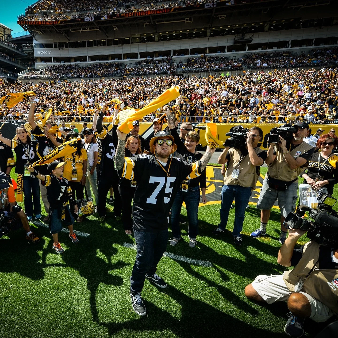 &ldquo;It&rsquo;s hard to dream when you&rsquo;re deep inside of one.&rdquo;
.
.
.
.
.
#steelers #pittsburgh #412 #blackandgold #steelcity #herewego #photography #sportsphotography #nikon #macmiller @92tilinfinity @macmiller #NFL #football