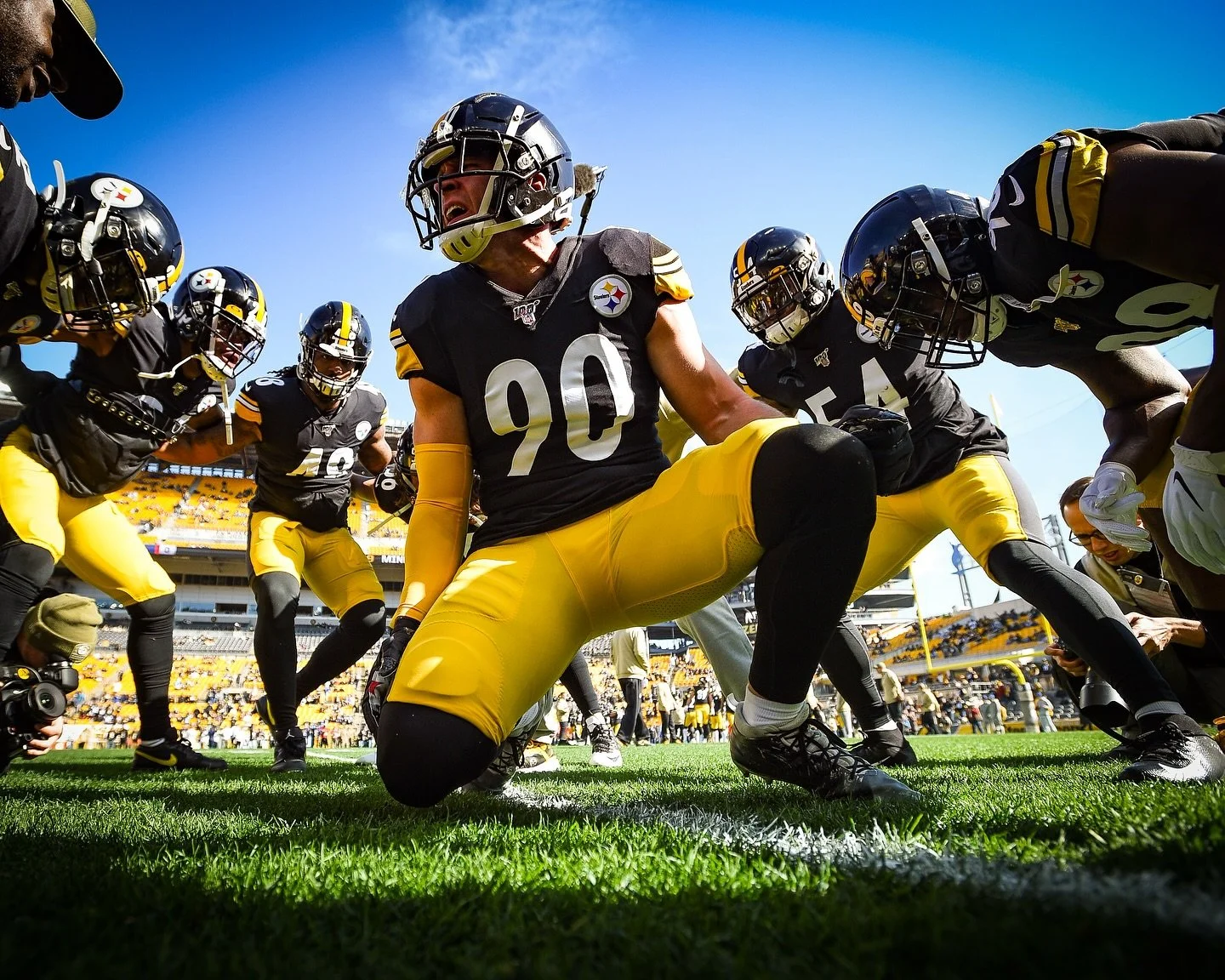One helmet guy&hellip; 
.
.
.
.
.
.
#steelers #pittsburgh #412 #blackandgold #steelcity #herewego #photography #sportsphotography #nikon @nikonusa @sigmaphoto #NFL #football @tjwatt90