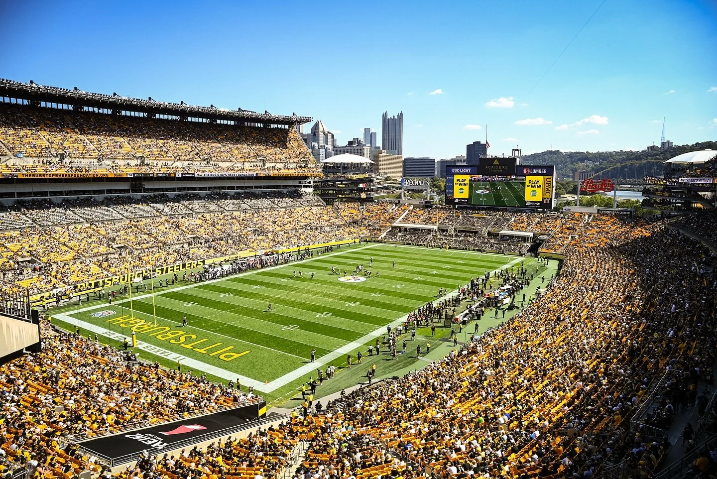 The boys are back&hellip;
.
.
.
.
.
#steelers #pittsburgh #412 #blackandgold #steelcity #herewego #photography #sportsphotography #blackandwhite #nikon #blackandwhitephotography #monochromephotography #monochrome @nikonusa #NFL #football