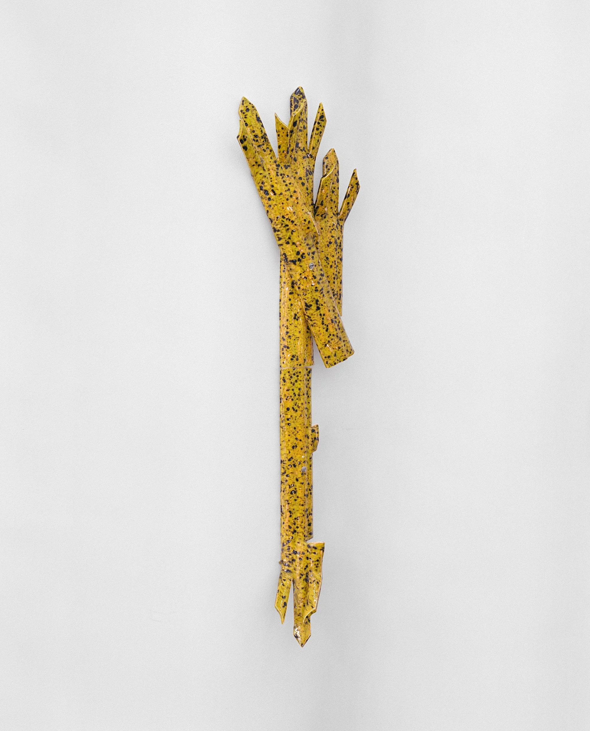  Palisade. Ceramic. 95 × 19 × 9 cm. 2026. 