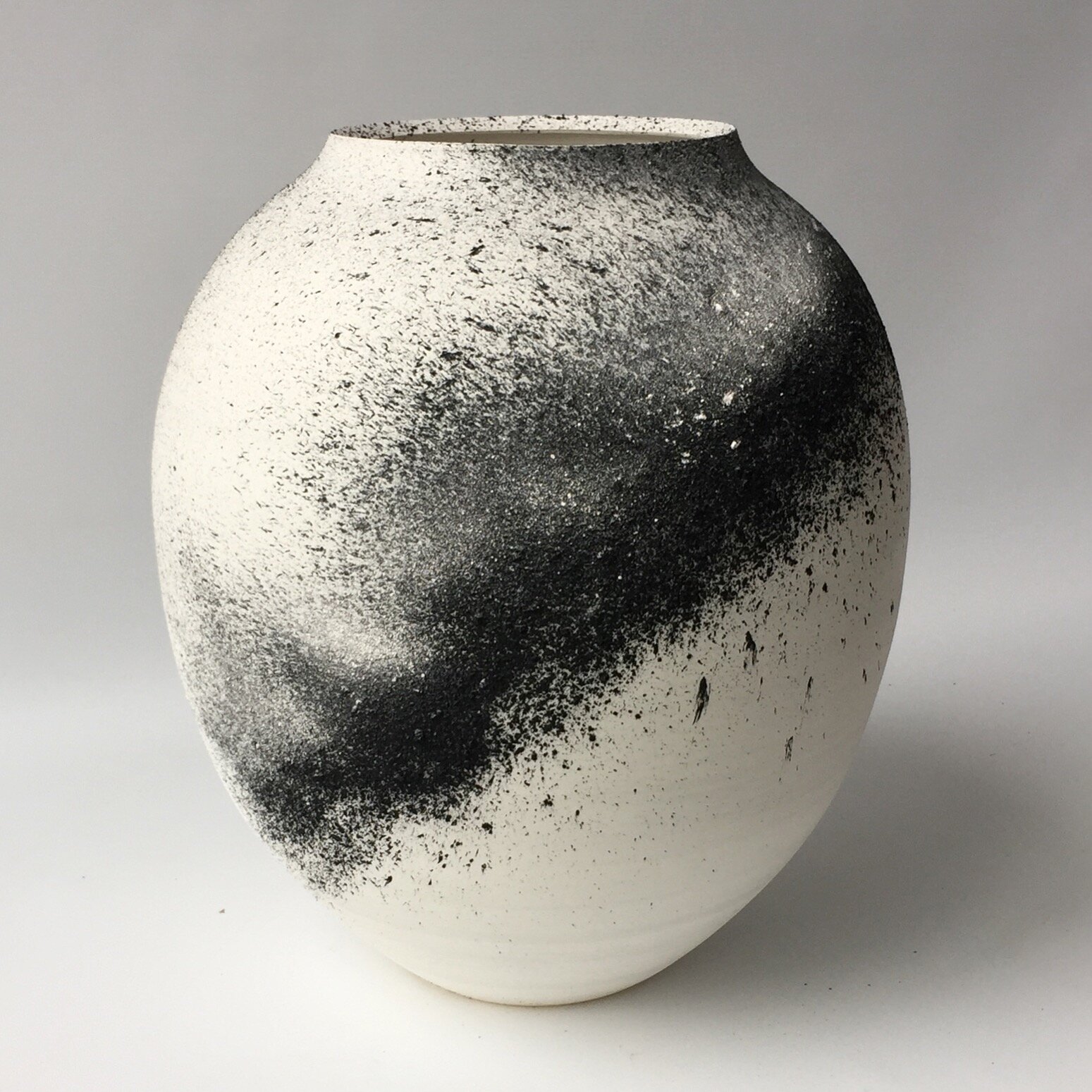 tom-kemp-porcelain-vase-7.jpg