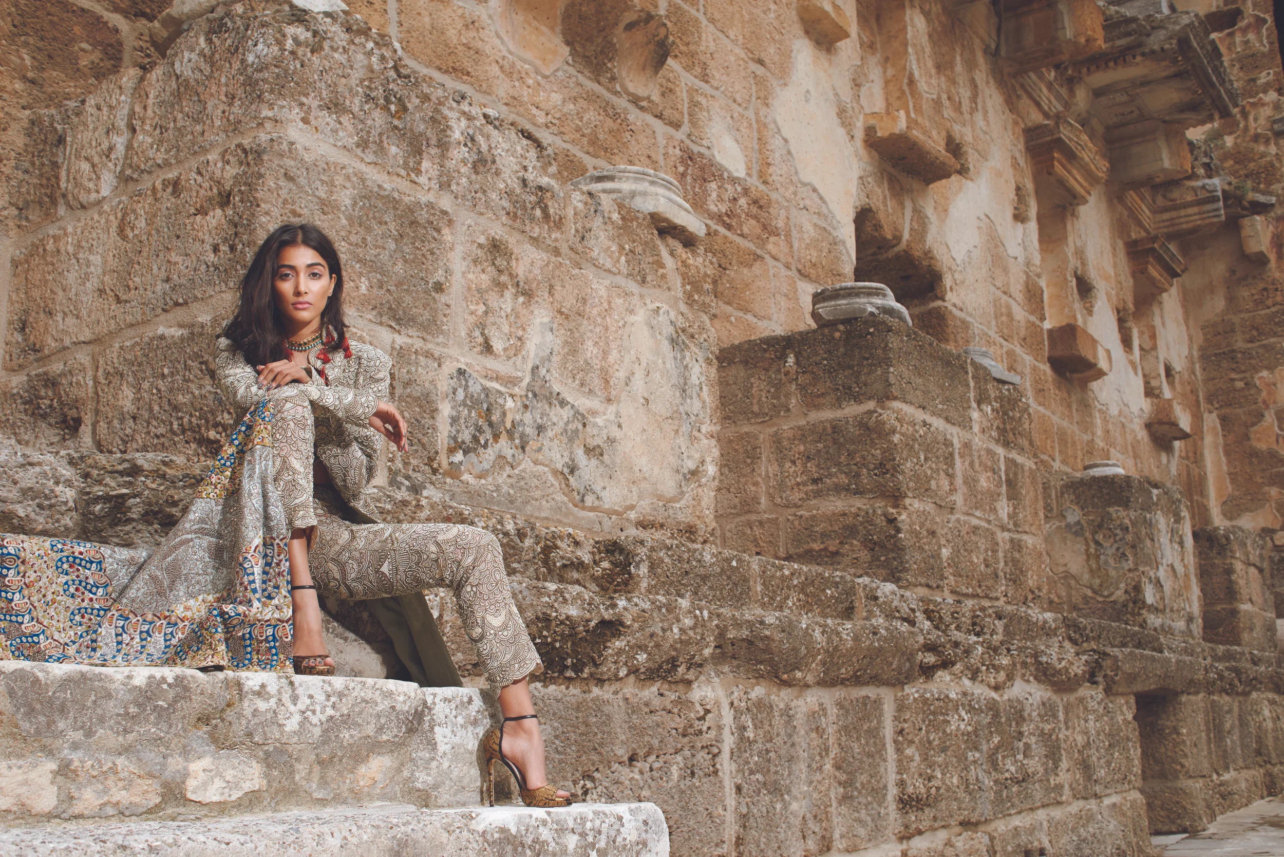 Pooja Hegde–Elle India–Pasham Alwani7.jpg