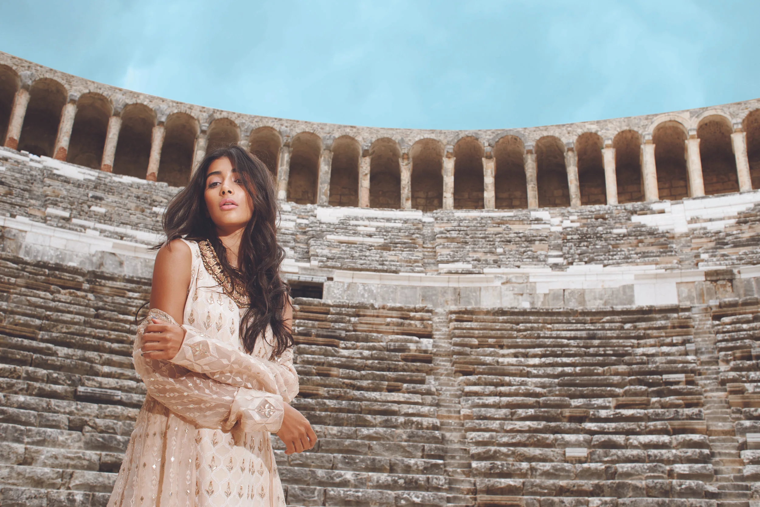 Pooja Hegde–Elle India–Pasham Alwani6.jpg