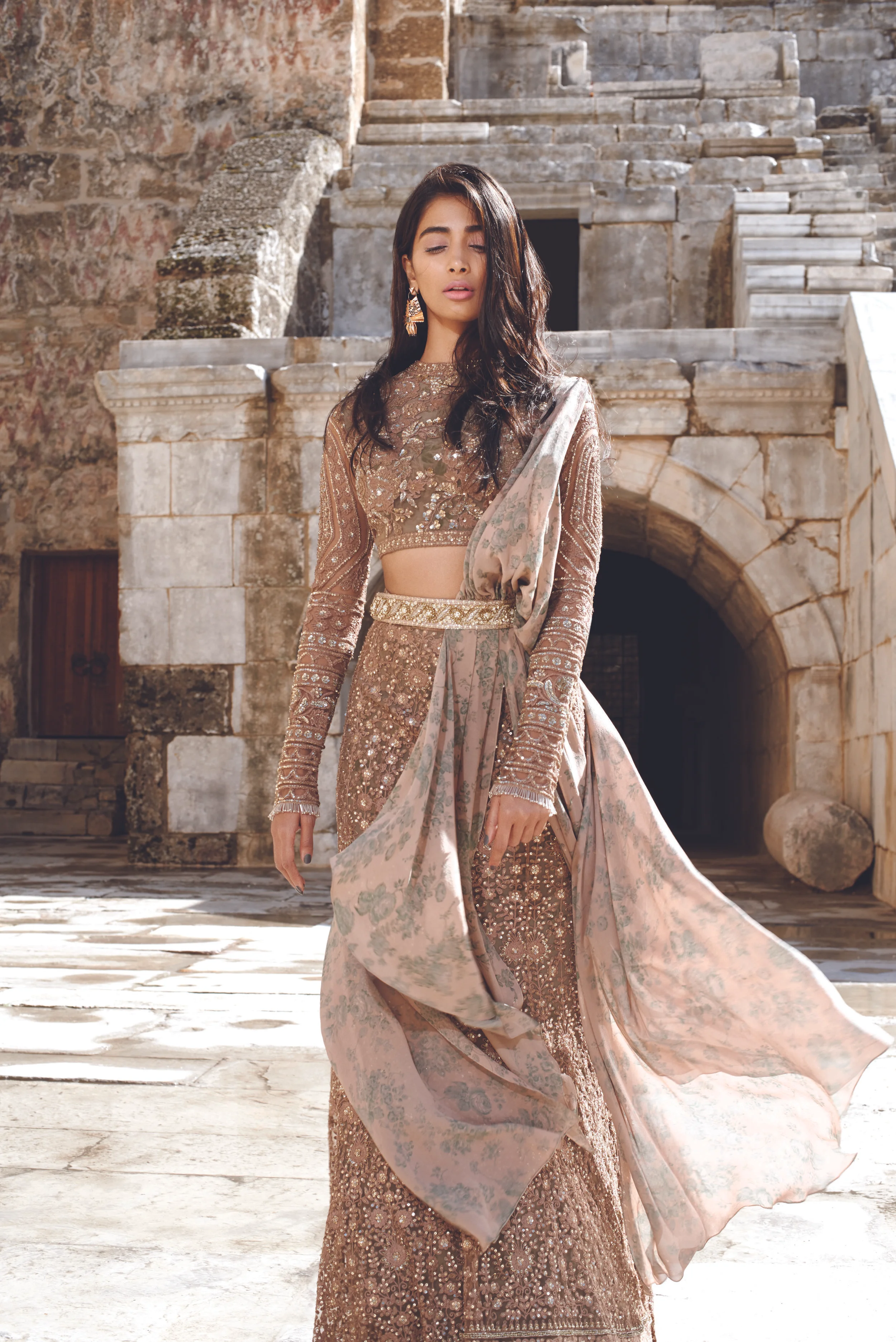 Pooja Hegde–Elle India–Pasham Alwani5.jpg
