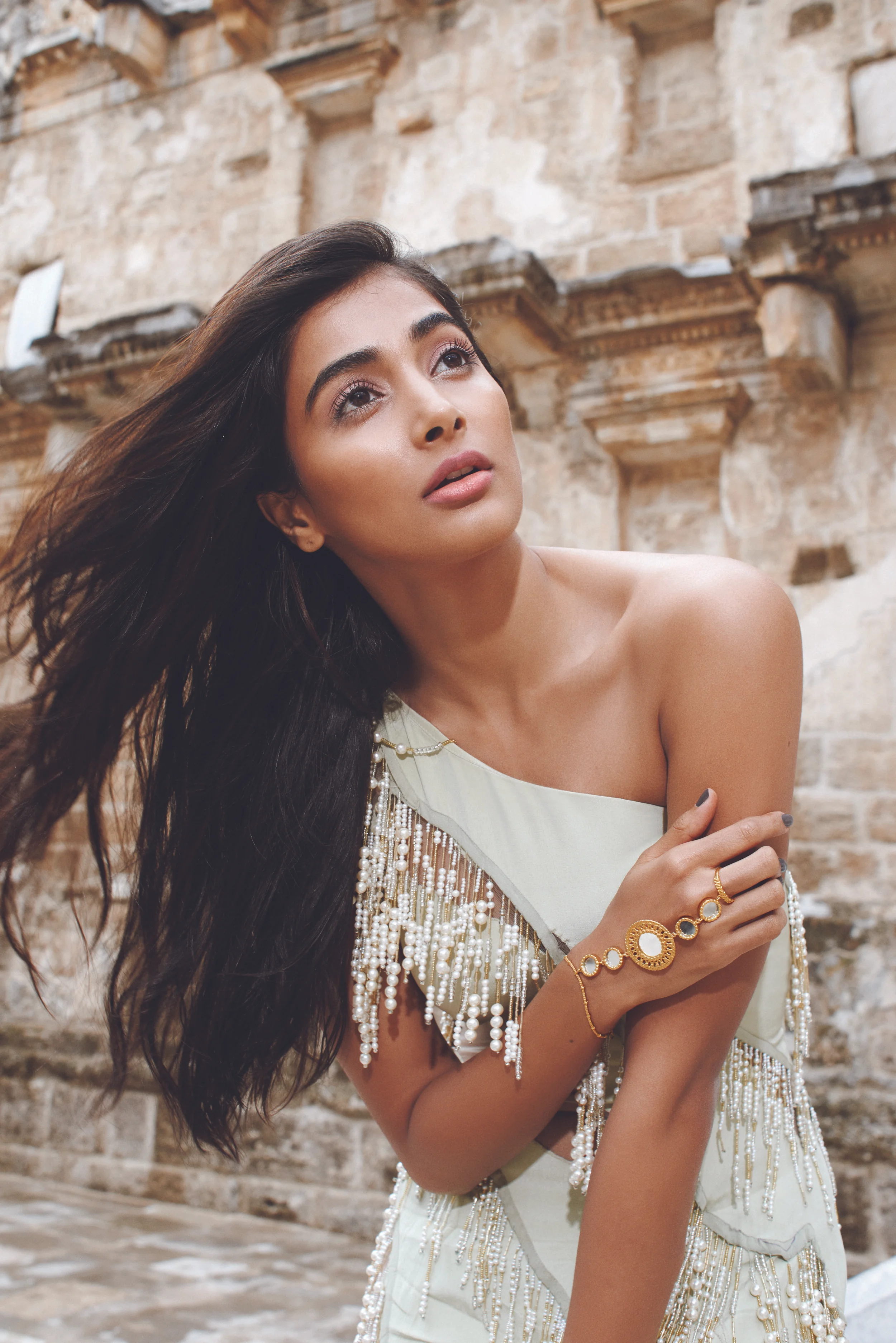 Pooja Hegde–Elle India–Pasham Alwani4.jpg