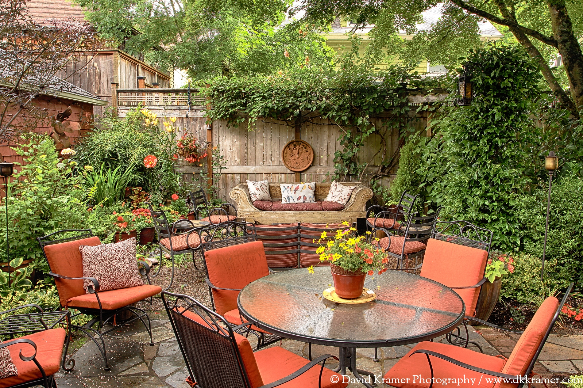 05 LNA-BrickHouse-Garden3-DKPhoto.jpg