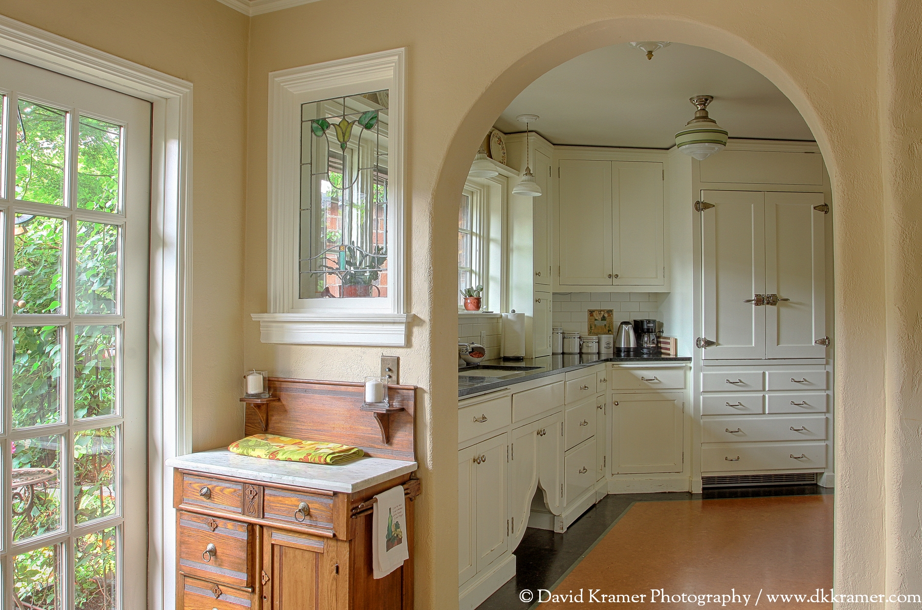 10 LNA-BrickHouse-Kitchen1-DKPhoto.jpg