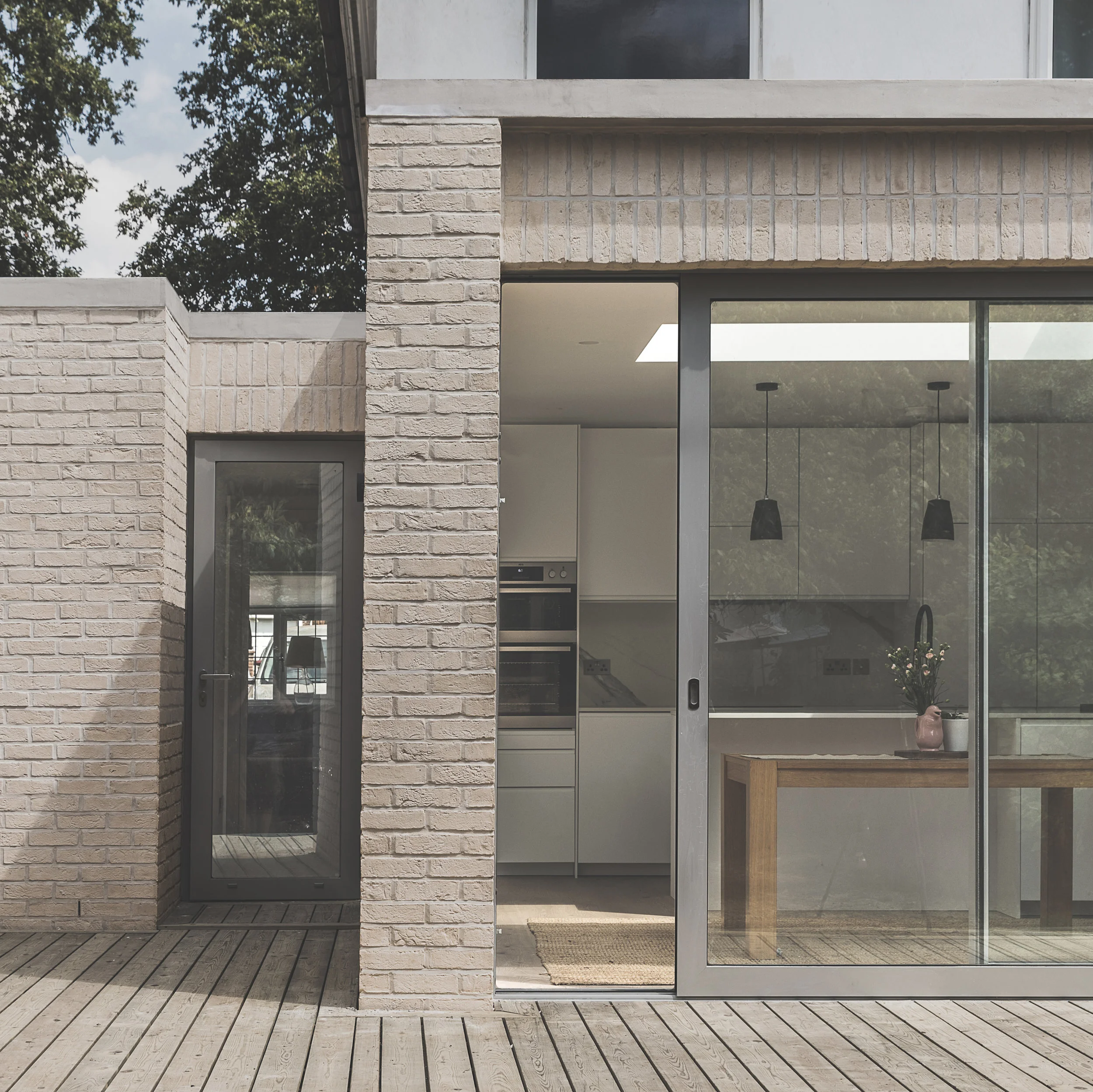 AY_Coombe Lane_Ext06.jpg