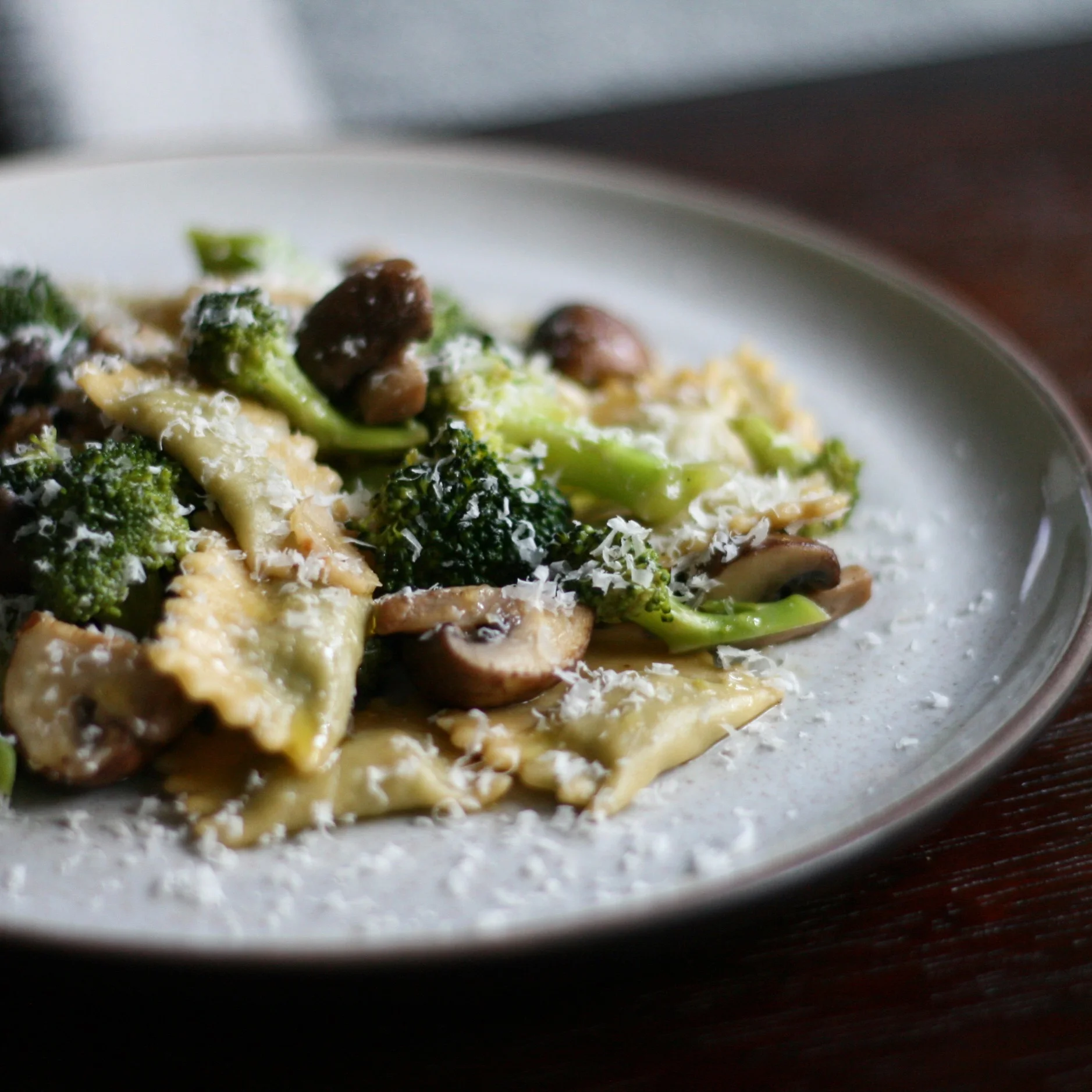 Agnolotti / mushroom / broccoli / olive oil