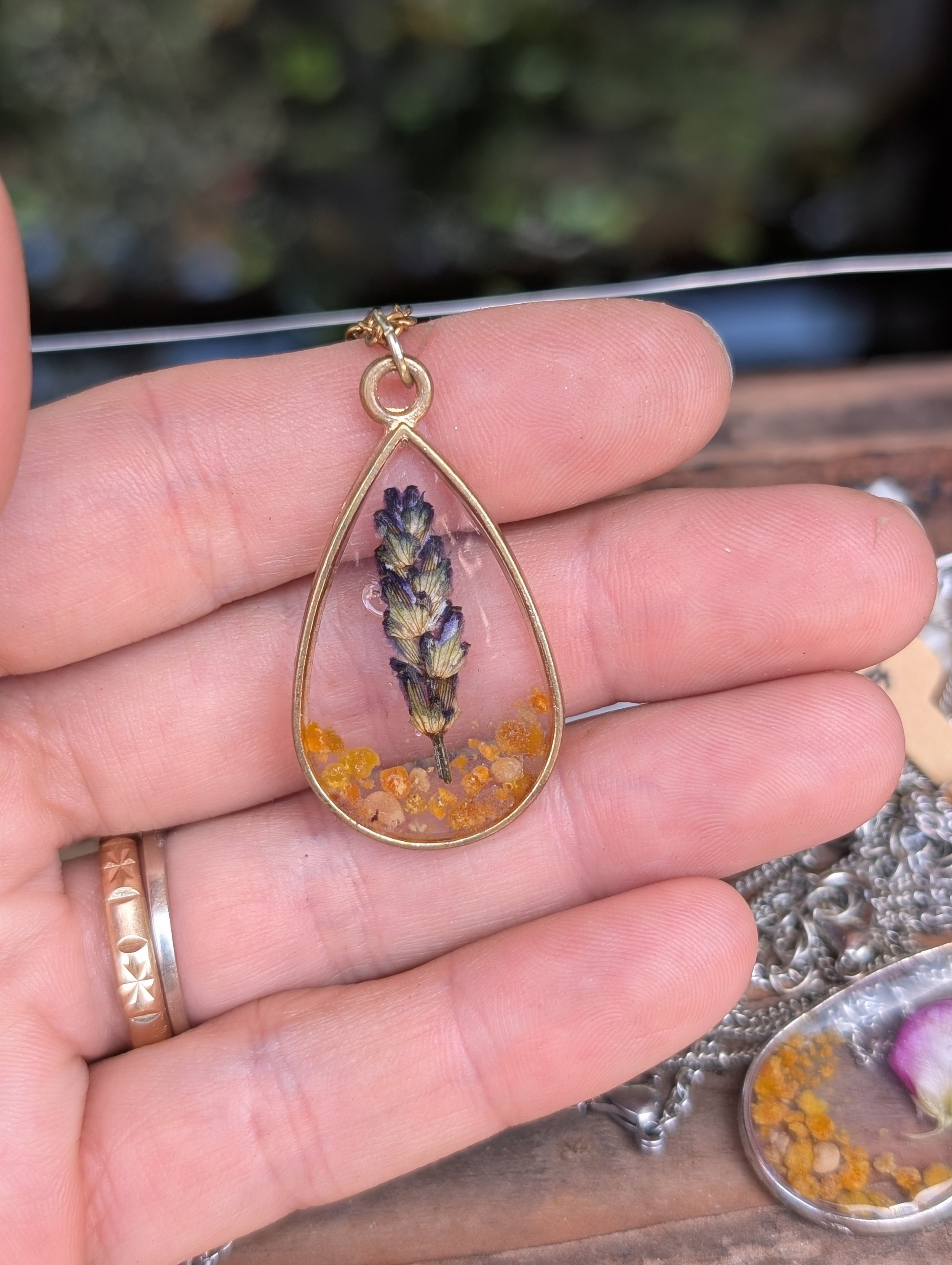 Gold Lavender & Pollen Necklace