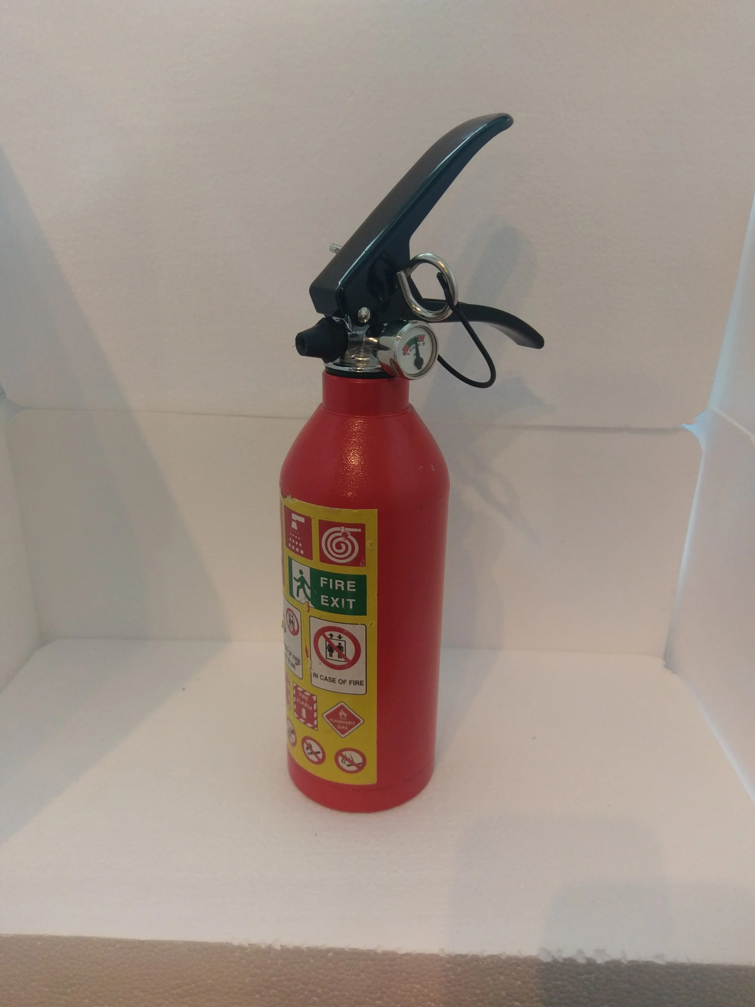 Fire_Extinguisher-Closed.jpg