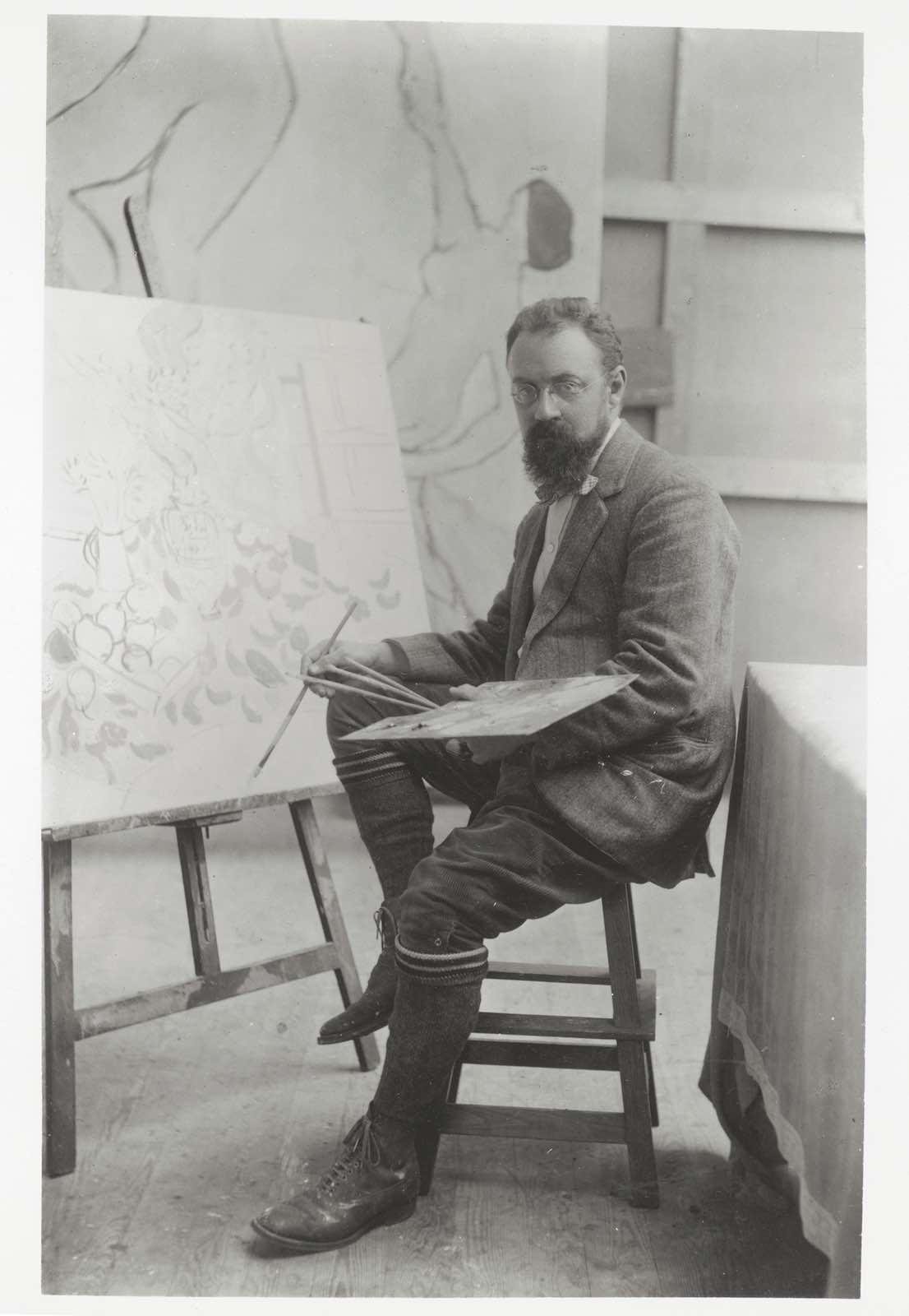 henri-manuel-henri-matisse-his-studio-issy-les-moulineaux-1909-museum-modern-art-archives-new-york.jpg
