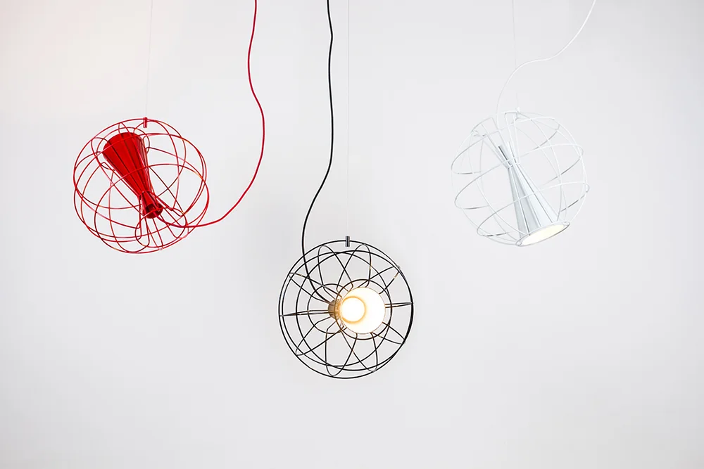 Flynn_Talbot_Mesh_Space_Pendant_02.jpg