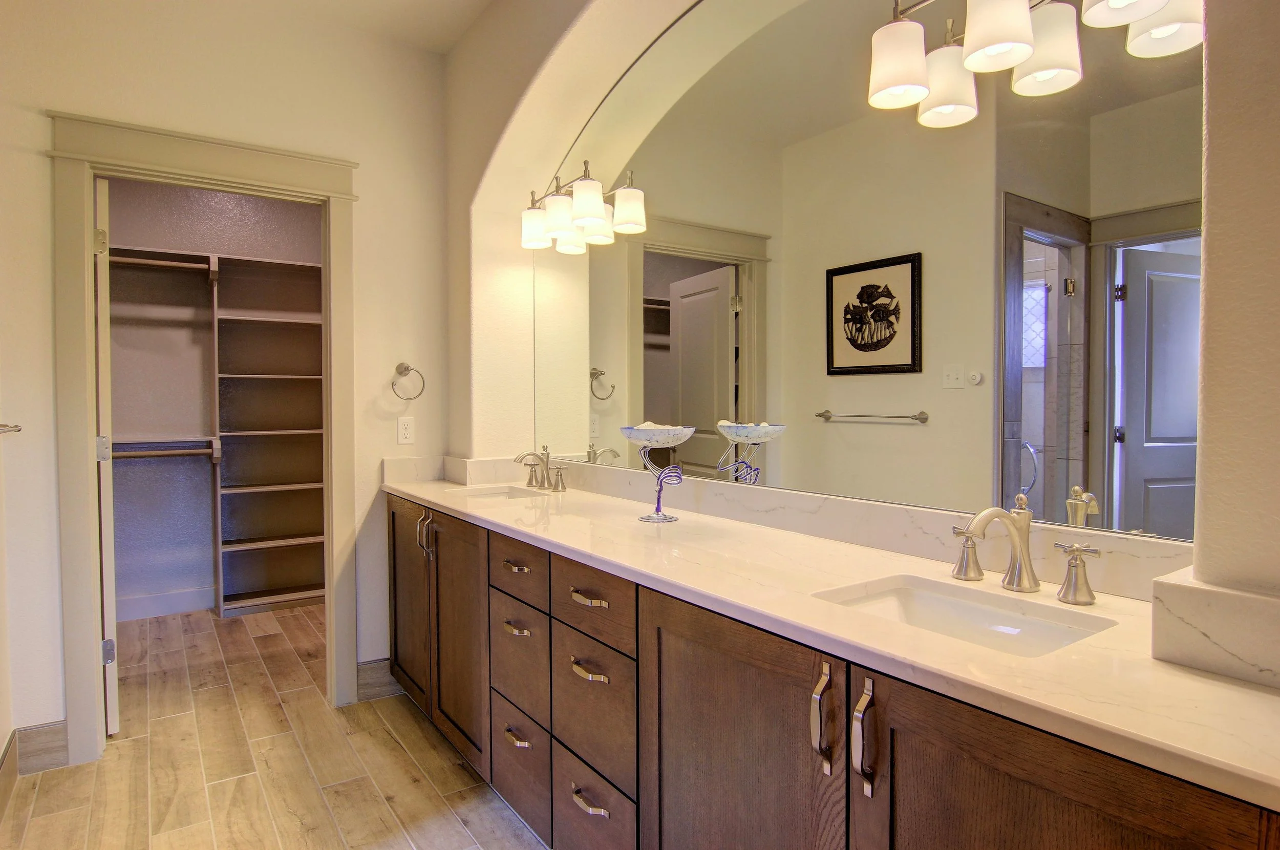 Master Bathroom (2).jpg