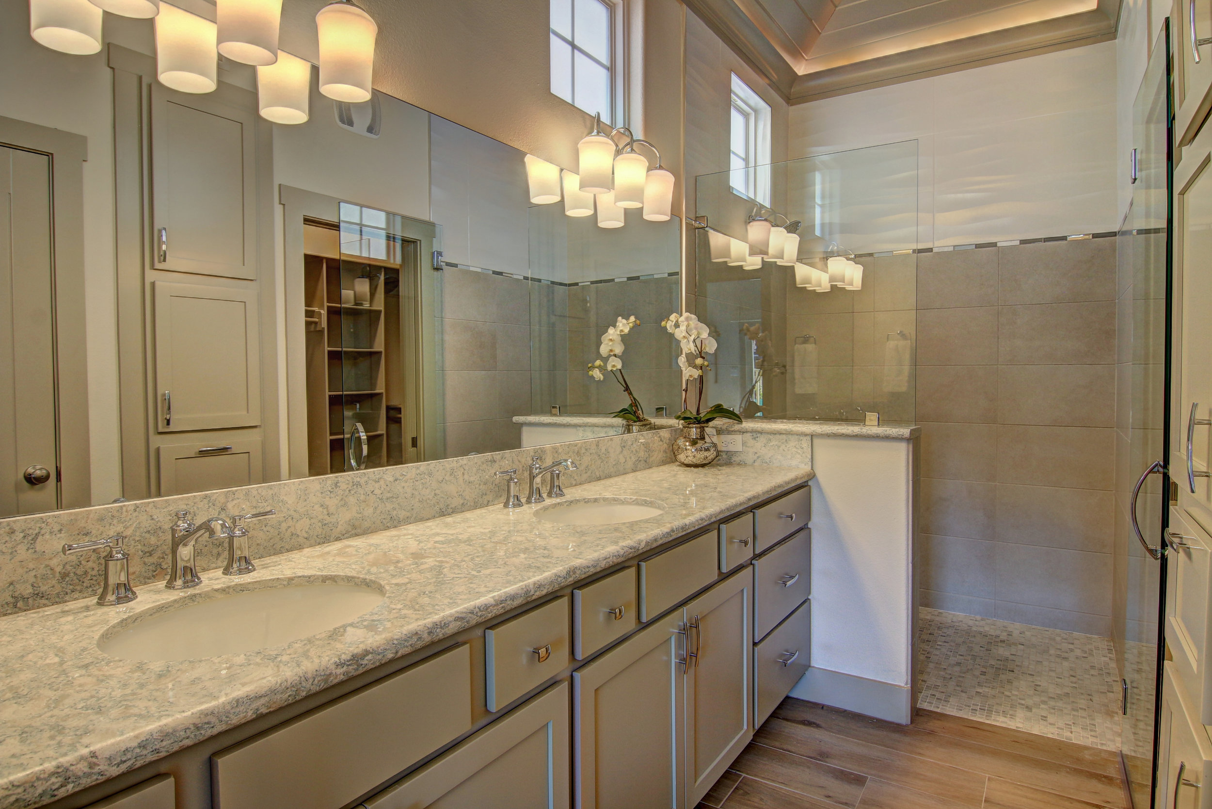 Master Bathroom (2).jpg