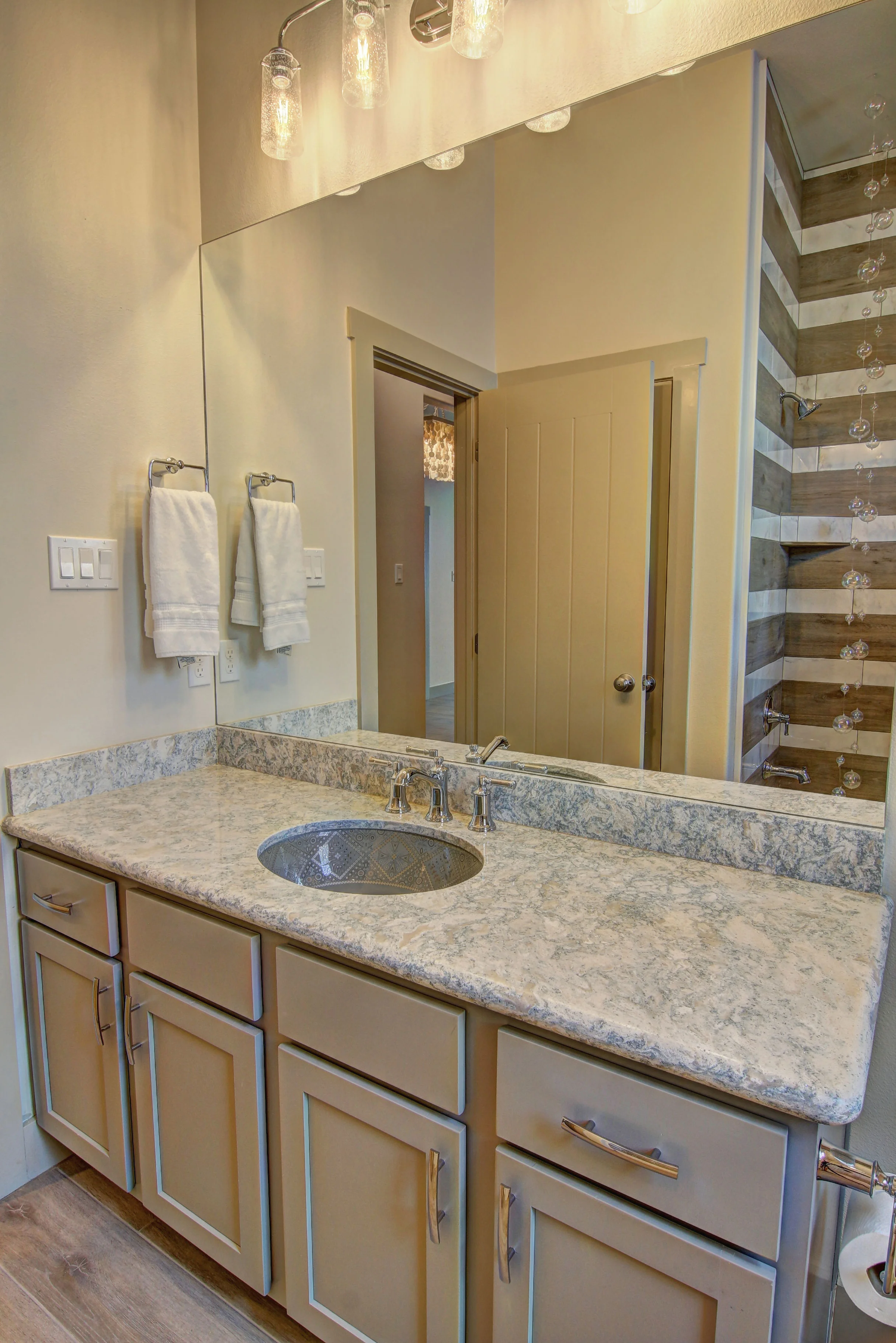 Second-Bathroom-(1).jpg