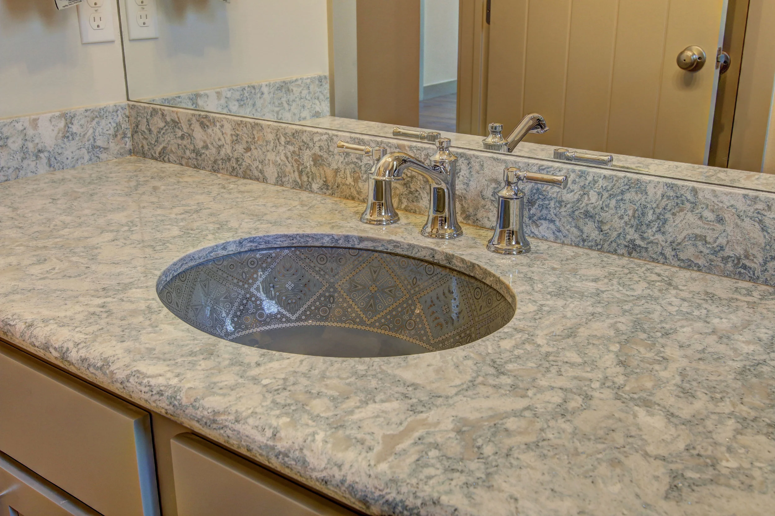 Second-Bathroom-(2).jpg