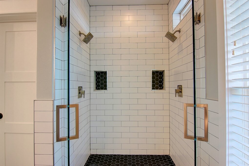 Second Bathroom (4).jpg