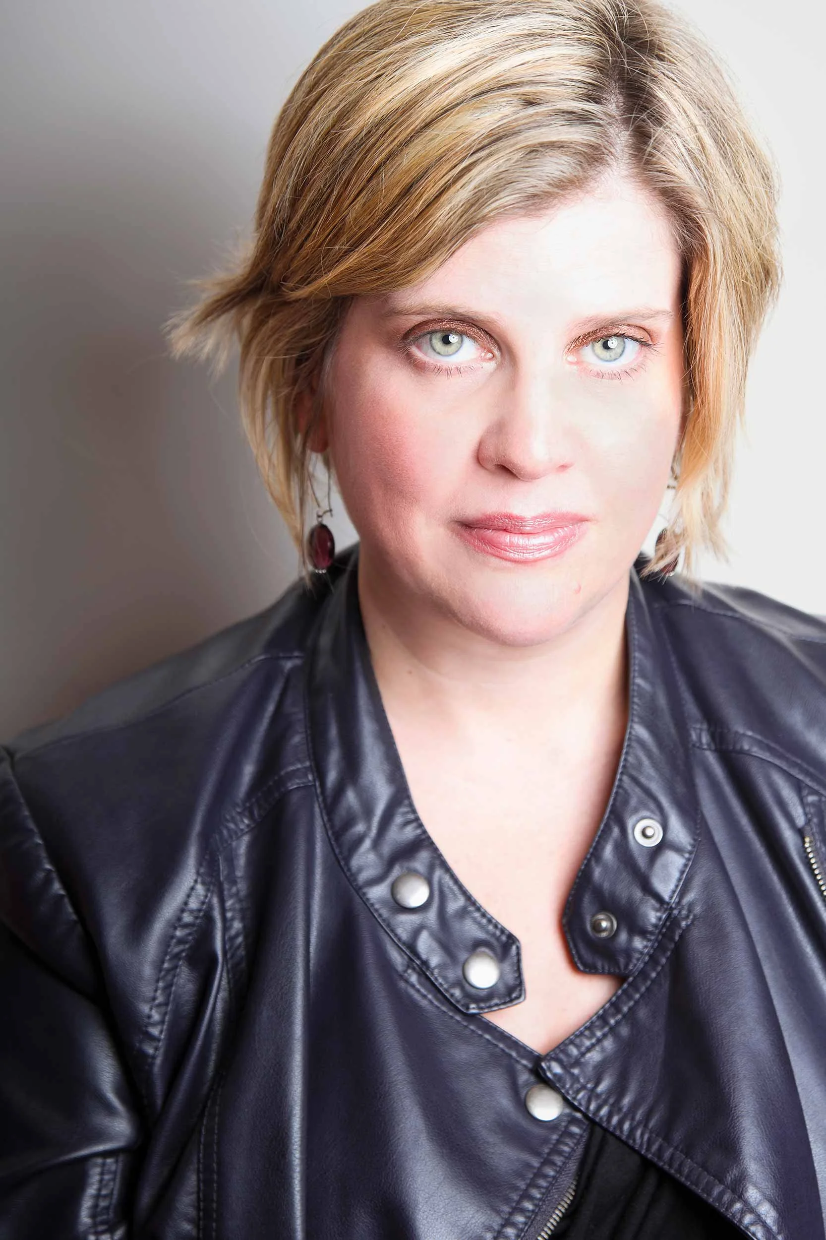 Liz Barrett, AXS TV