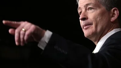 "Trump responds by saying they have gone from 9's to 5's. Sad!"-Robb