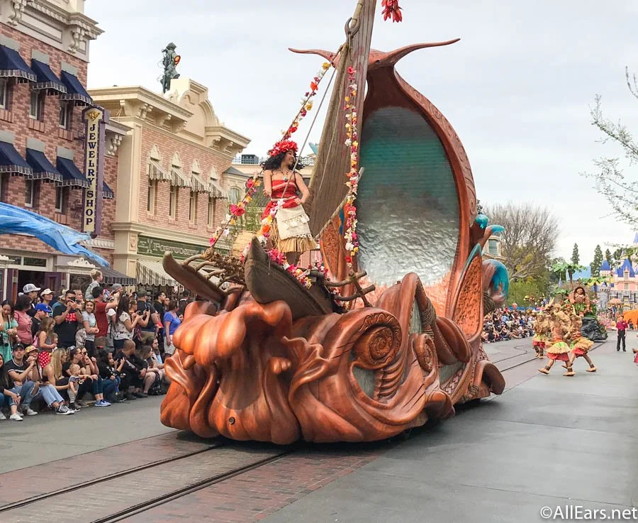 Moana-Float-Magic-Happens-Parade-Disneyland-1.jpeg