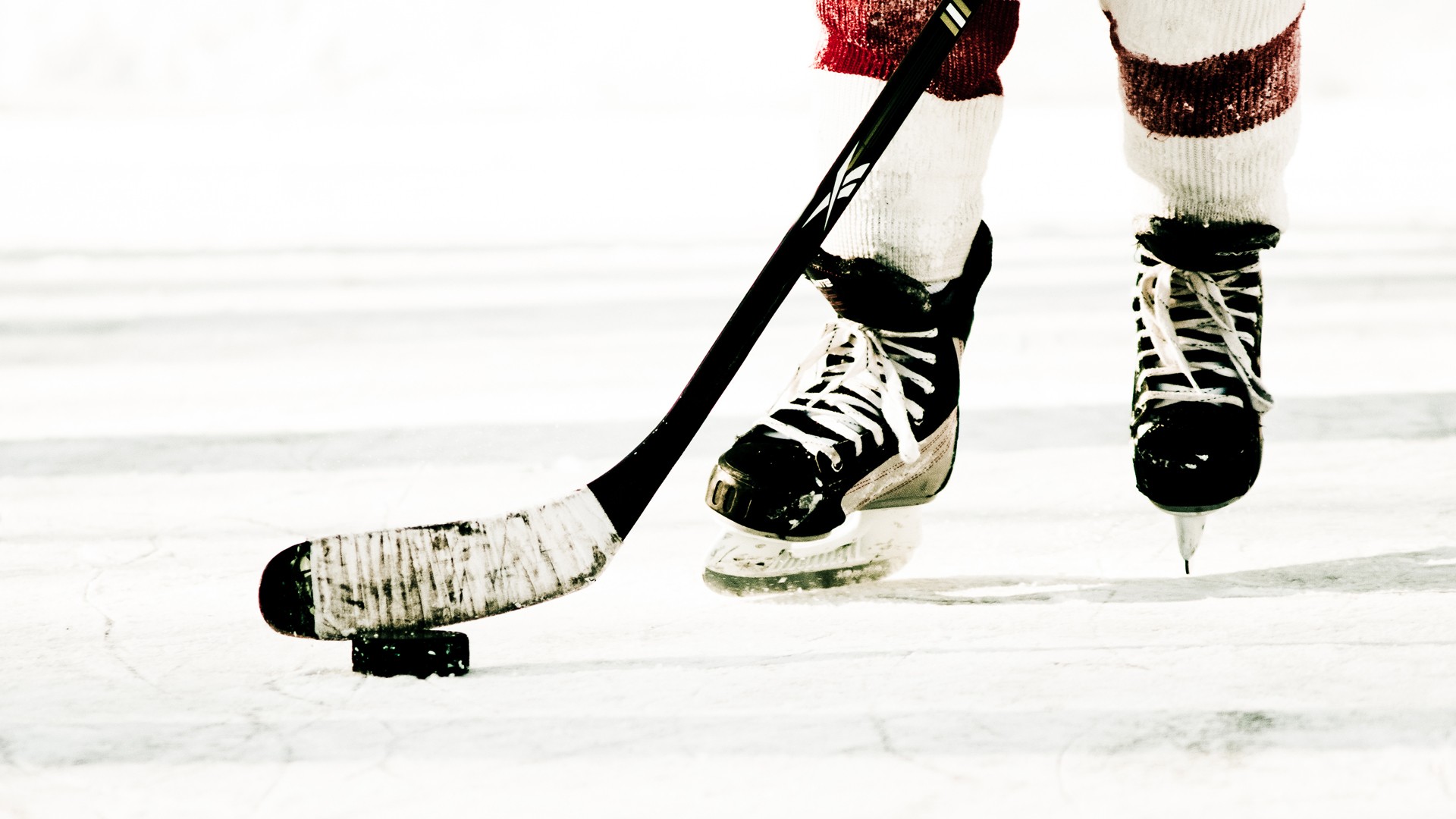 6833520-ice-hockey-wallpaper.jpg