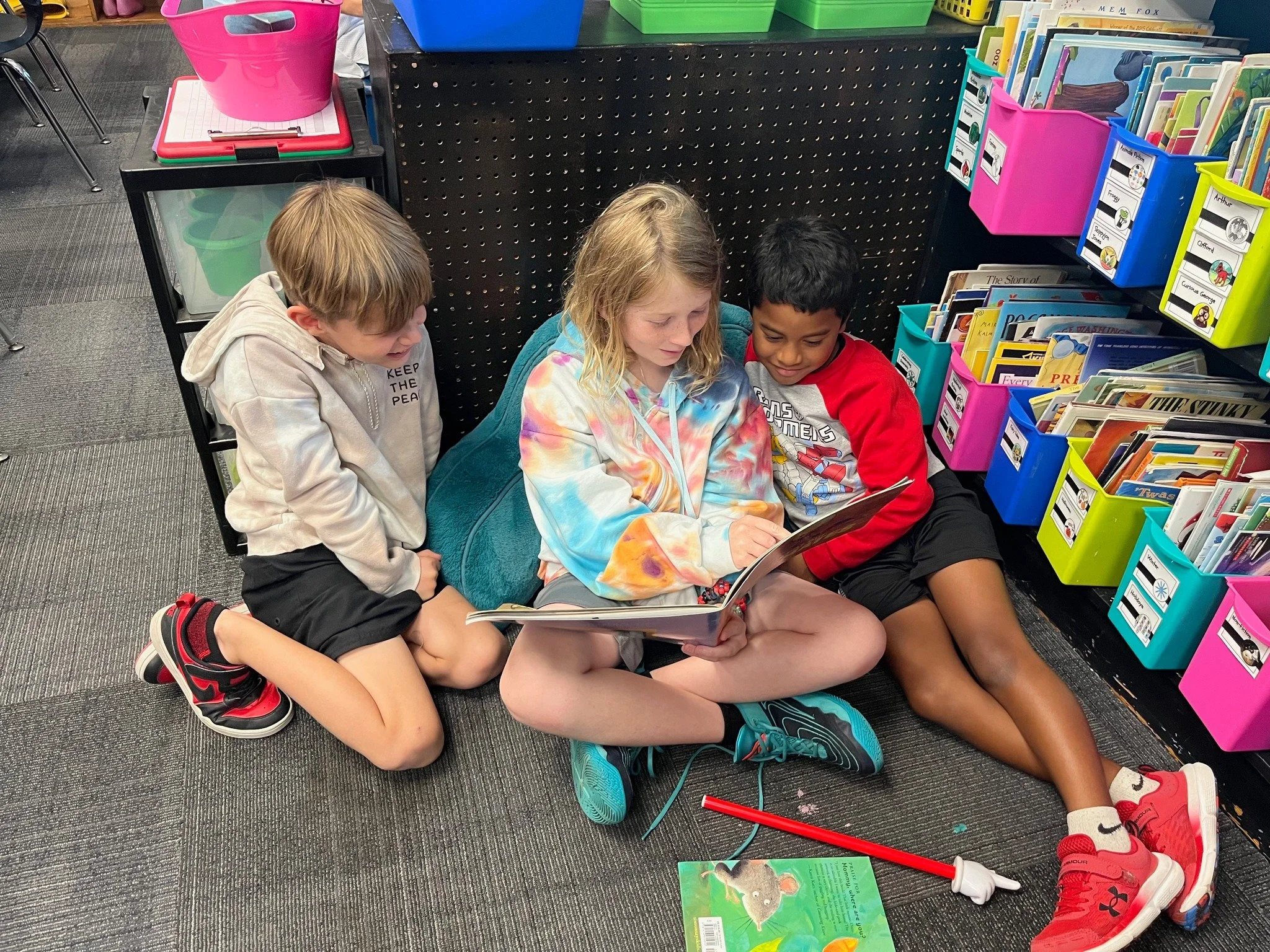 Nothing sweeter than a good book and a good buddy! 💛📚 Our Kindergarten and 4th Grade Reading Buddies came together to share picture books and a love of stories. Older students get to be role models, and younger ones enjoy the joy of reading with a 