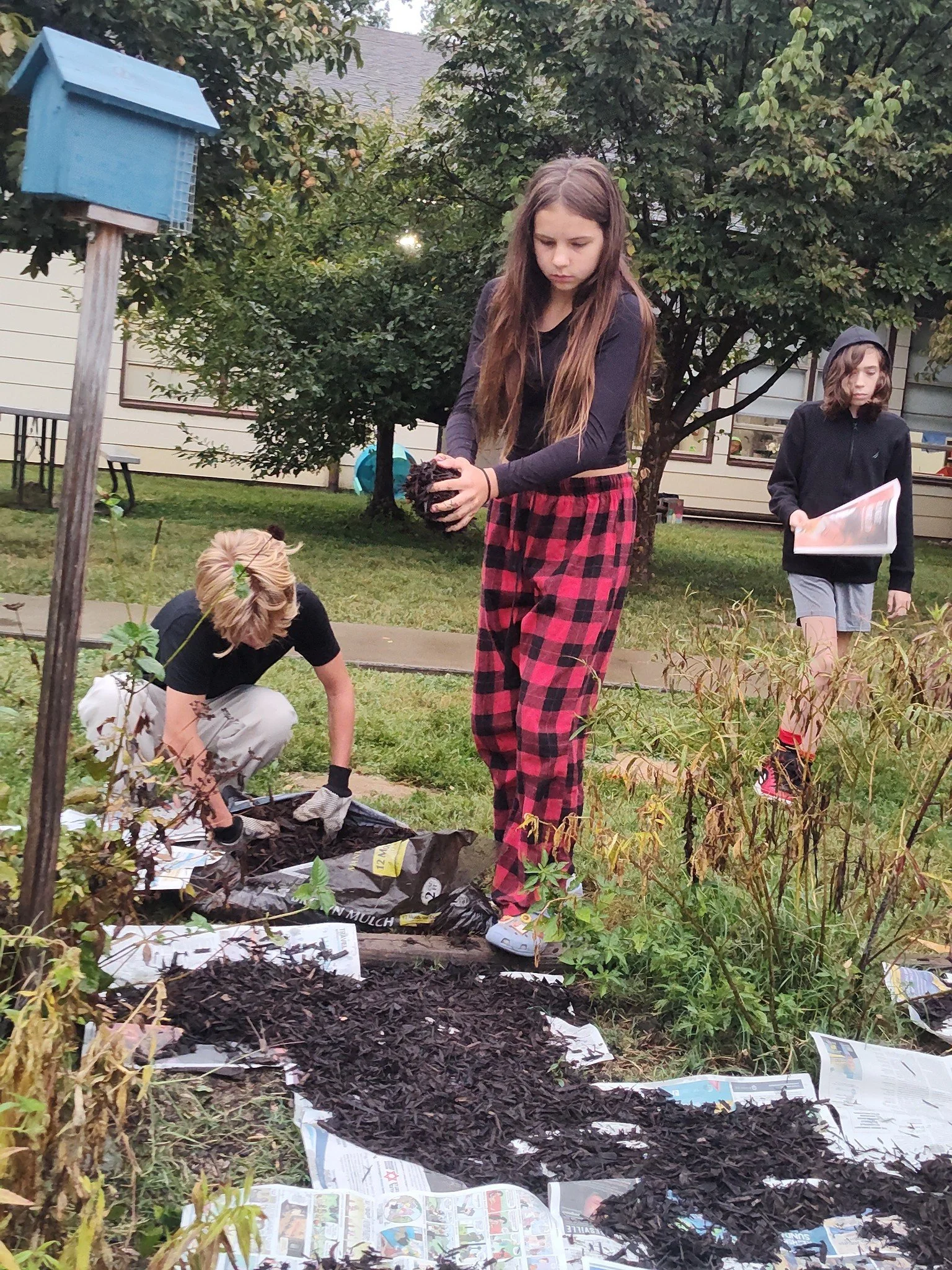 Middle School in action 🌱🔬 Our Middle Schoolers have been busy exploring science indoors and out!

The Environmental Club refreshed the pollinator garden with newspaper and mulch, then crafted bug hotels to support pollinators through the winter. ?