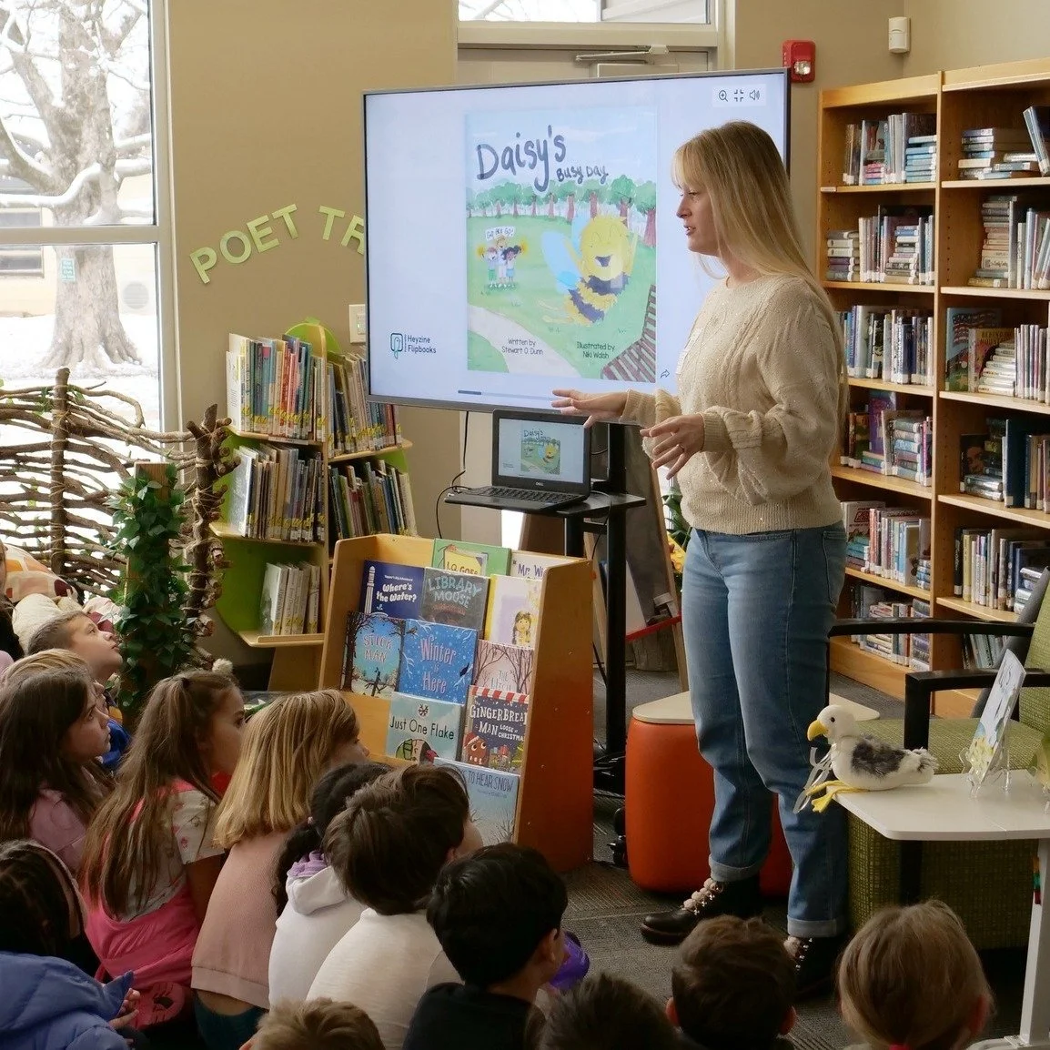 ✨ A BIG thank you to author Stewart O. Dunn for visiting Walden today! ✨
Stewart, a Louisville-based children&rsquo;s book author, draws inspiration from her love of kids and the environment.

🐝 Kindergarten &amp; 1st Grade enjoyed Daisy's Busy Day&