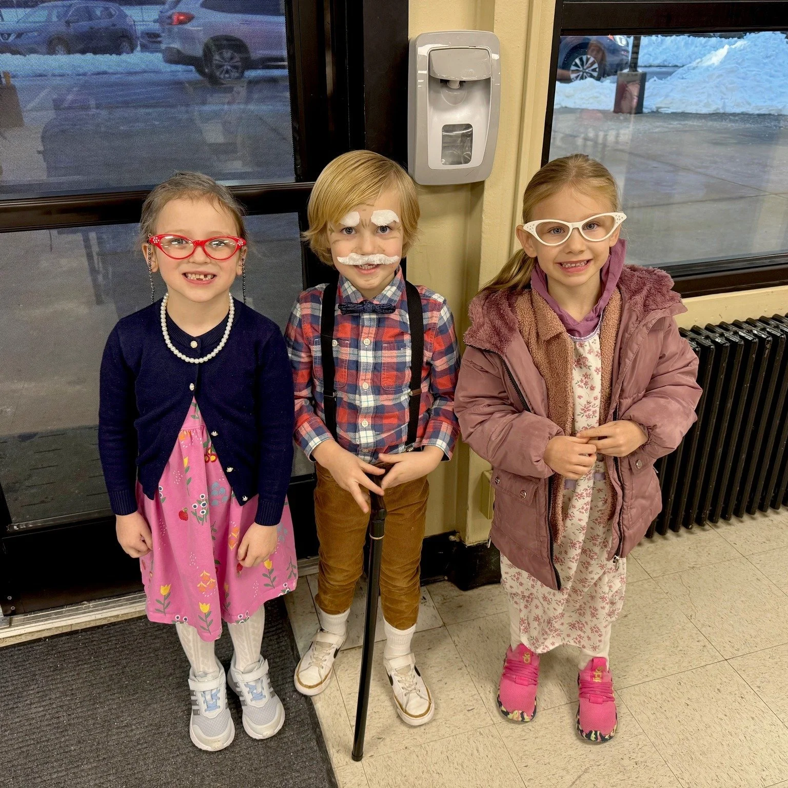 Happy 100 Days of School! 💯🎉 Our Kindergarten crew celebrated in style&mdash;rocking their best centenarian looks, from gray hair and cozy cardigans to classic bifocals 👵👴 Even Clover the dog joined the fun as a 100-year old pup! 🐾💛

Students c