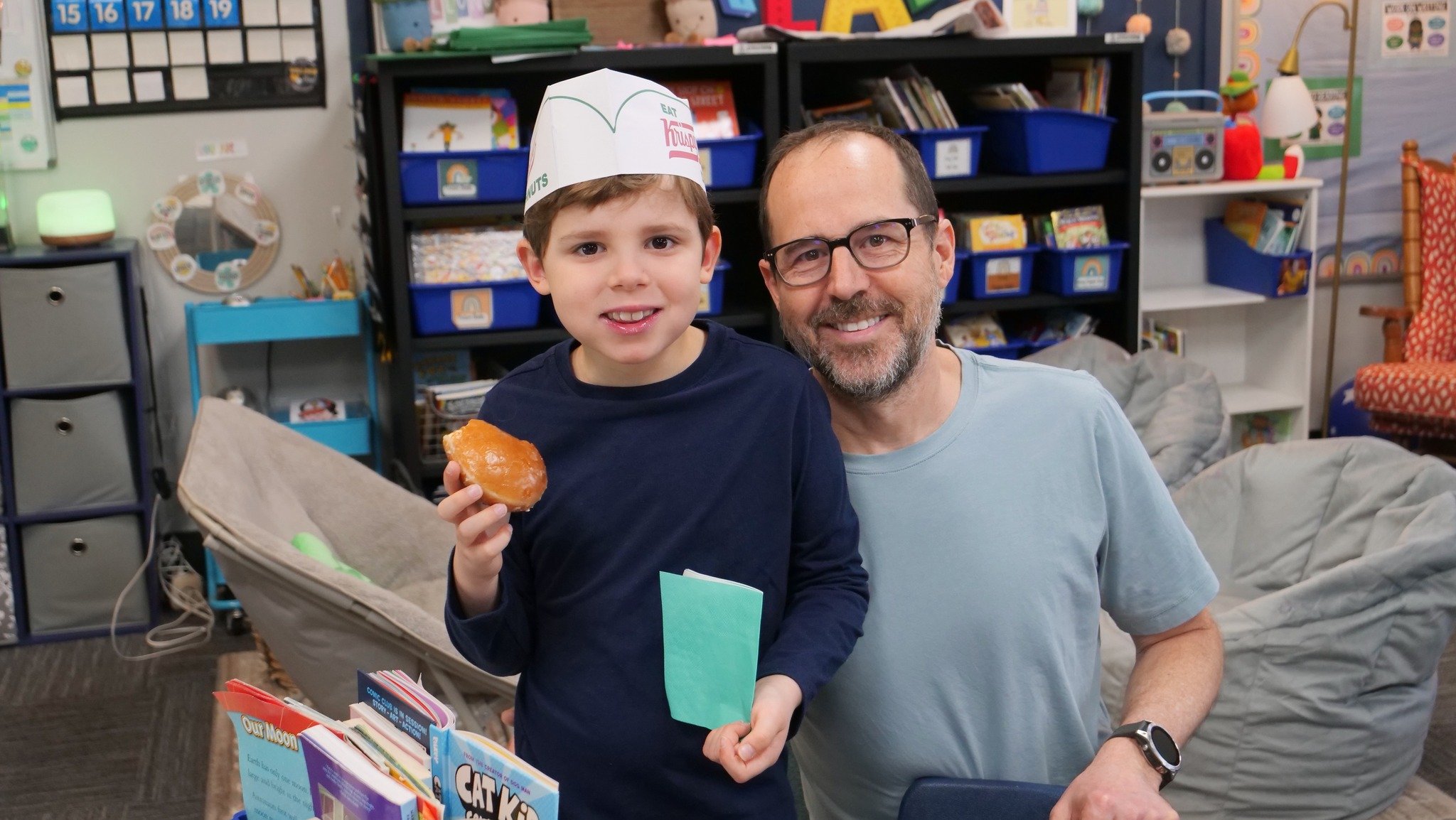 Books with Buddies fun continued this morning! 📚 Thank you to our K&ndash;2nd Grade buddies for joining us at Walden to enjoy donuts, visit classrooms, and explore the Book Fair.

#WaldenSchool #WaldenWolverines #BooksWithBuddies #K12Education #Loui