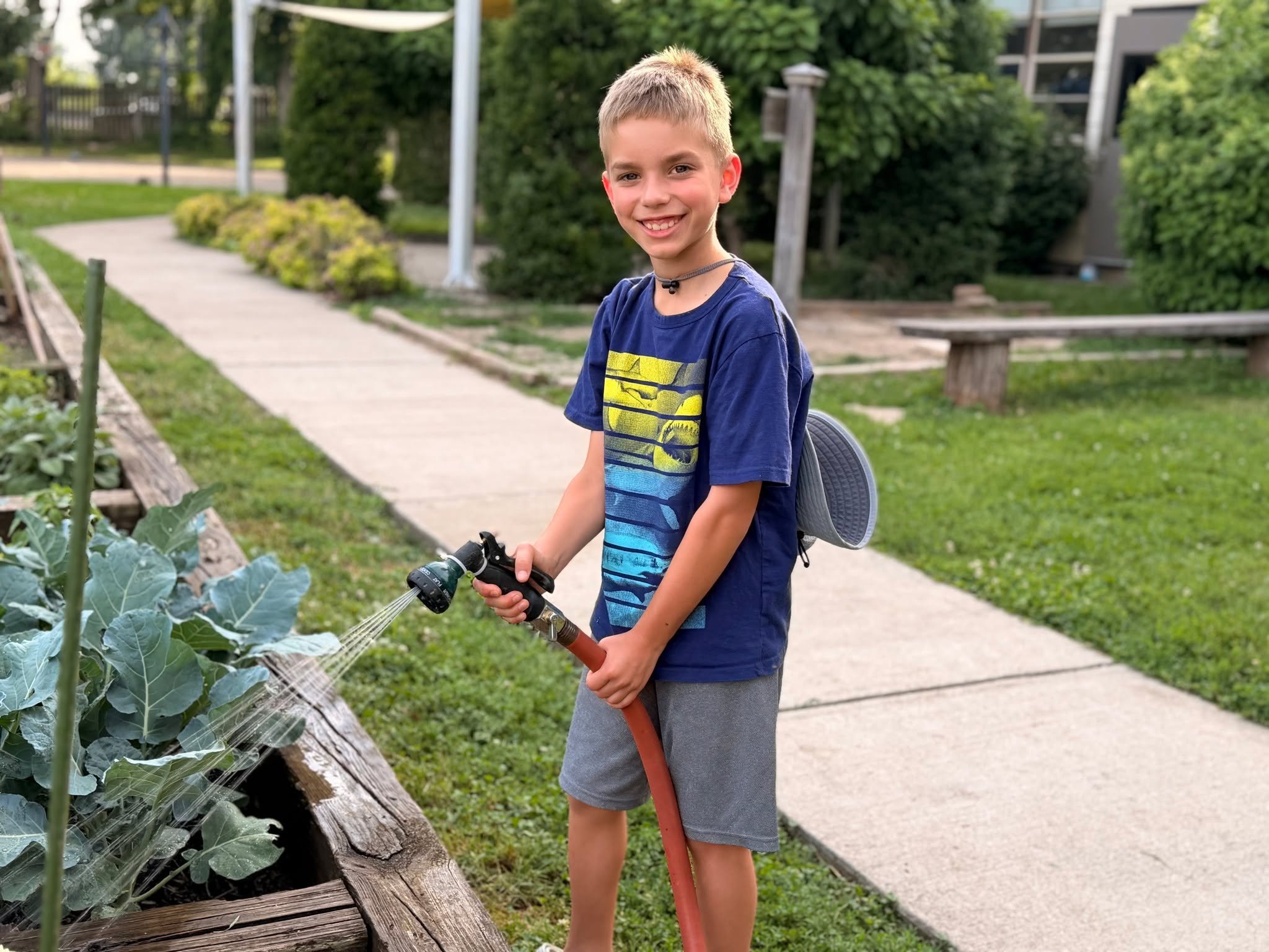 🌱 Help Our Garden Grow This Summer! 🌼

Do you have a green thumb&mdash;or want to develop one? We're looking for volunteers to help care for Walden's Lower School pollinator and vegetable gardens throughout the summer!

Join our Summer Garden Club 