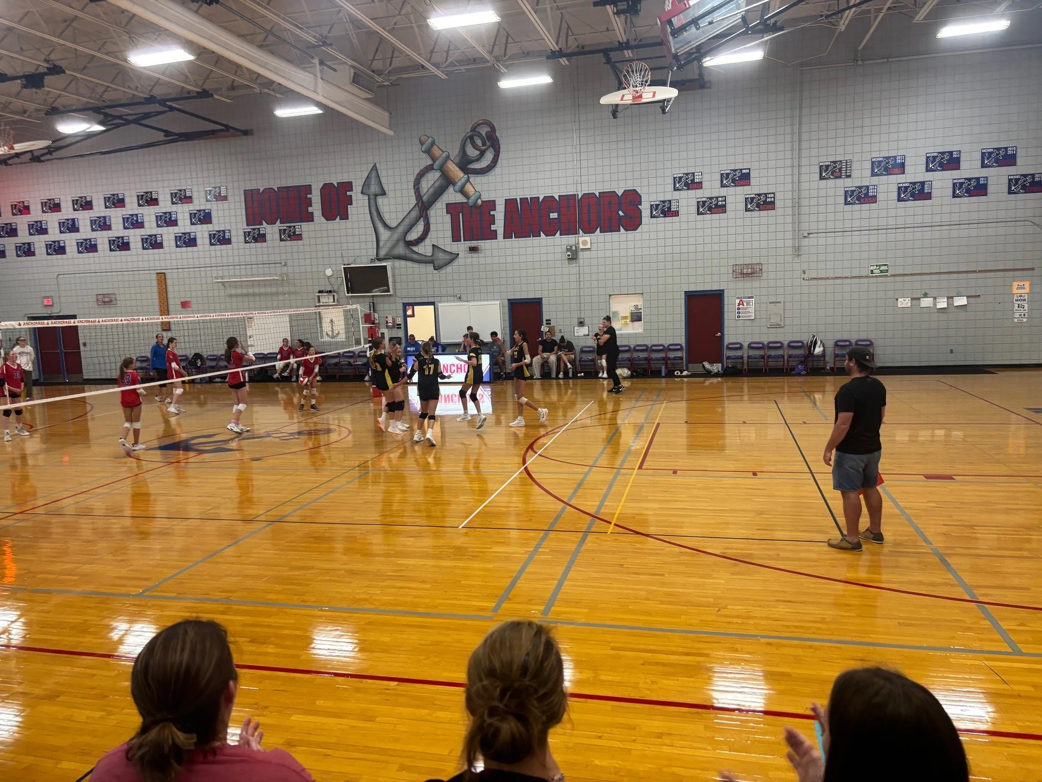 Shoutout to our 8th Grade Volleyball team for a big win this weekend! The season is just getting started, and we can&rsquo;t wait to see what&rsquo;s ahead.

Way to go, Wolverines! 💛🖤

#WaldenSchool #WaldenWolverines #GoWolverines #WaldenAthletics 