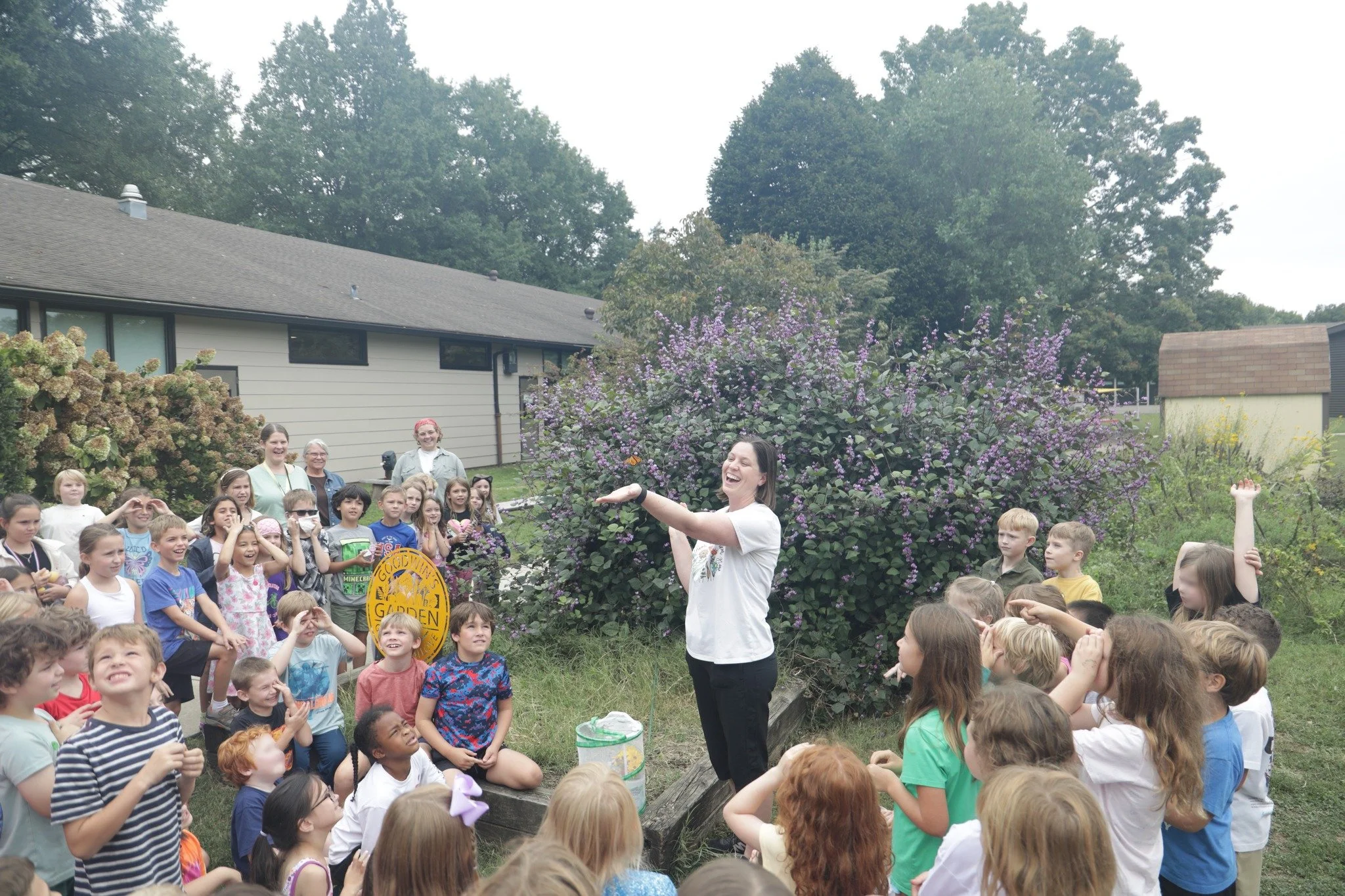Lower School Science Teacher Mrs. Kessler released two female monarch butterflies into the Green Space, and our students gathered to cheer them on as they took flight!
Hatched from cocoons in the classroom, they&rsquo;re now off on an incredible jour