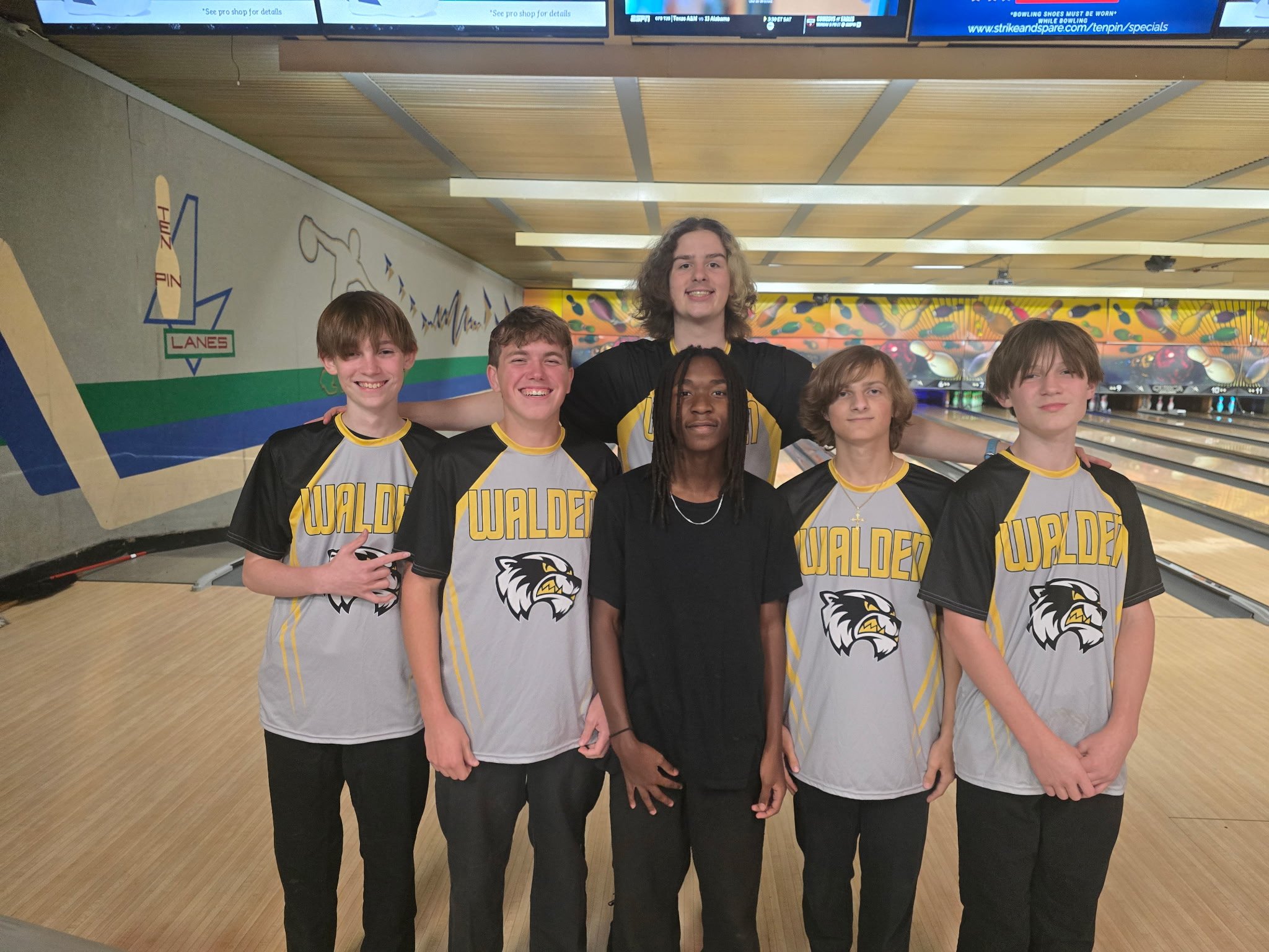 🎳 Let the good times ROLL! Walden Bowling season is officially underway!

Our Wolverines are hitting the lanes and ready to STRIKE up some fun! We're looking forward to a season filled with strikes, spares, and plenty of Walden spirit! 💛🖤

Here's 
