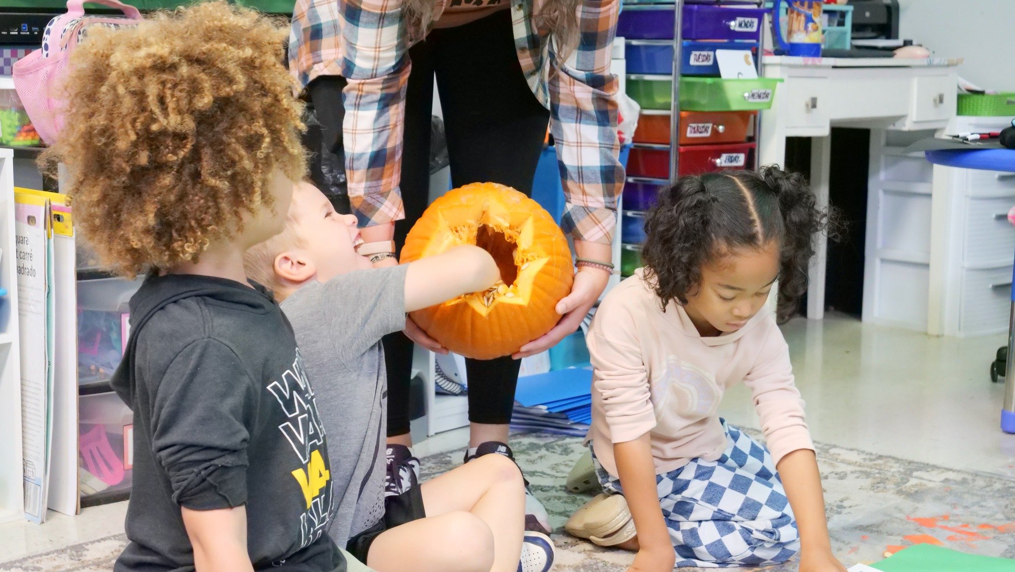 🎃 One pumpkin, 472 seeds, and a whole lot of Kindergarten curiosity!

Our little Wolverines got hands-on with some pumpkin exploration! After scooping out the seeds, students put their counting skills to work, using hundreds charts to keep track of 