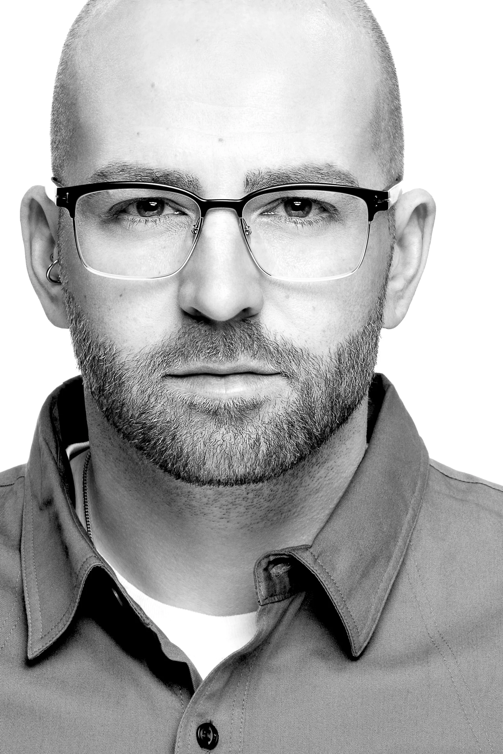 headshot_2500px-4.jpg
