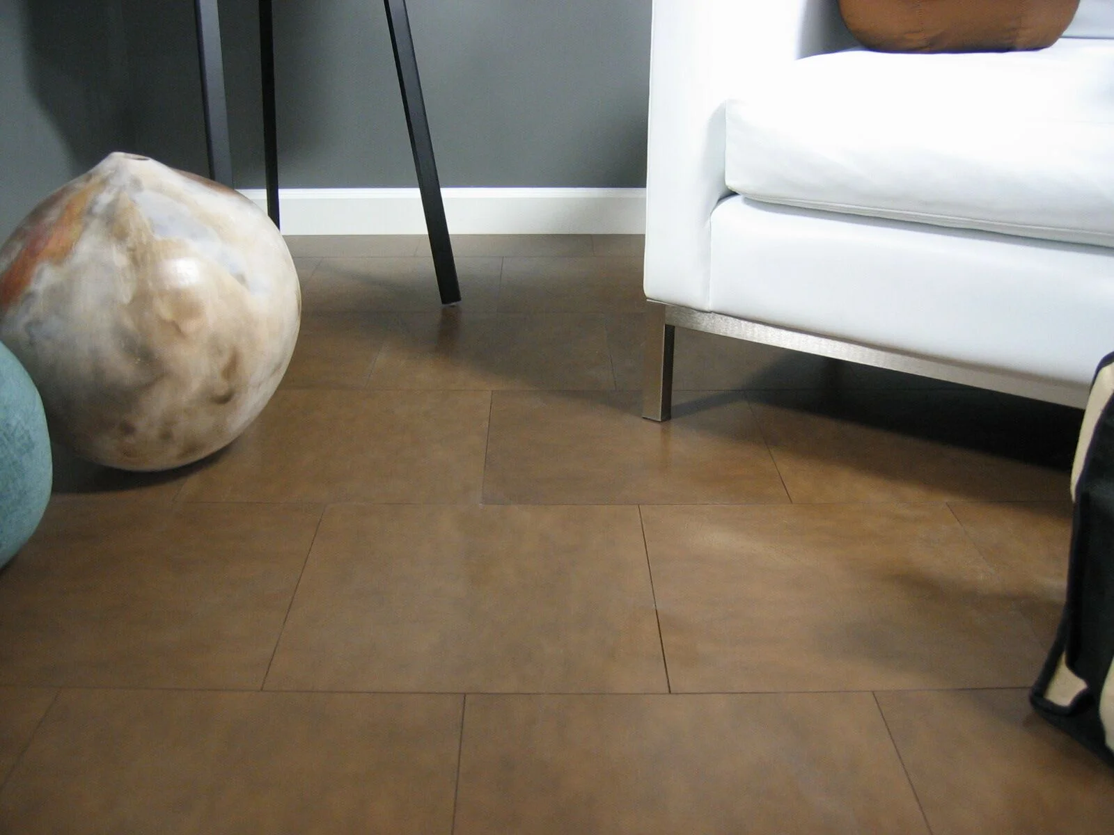 Grizzly Chablis Living Room.JPG