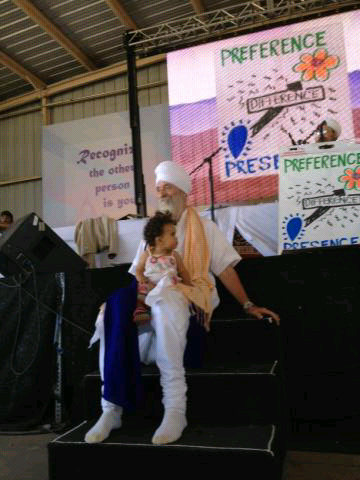 Guru-Singh-Teaching-at-Solstice_2013-06-30.jpg