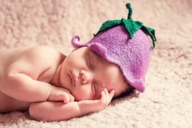 newborn-1328454__180.jpg