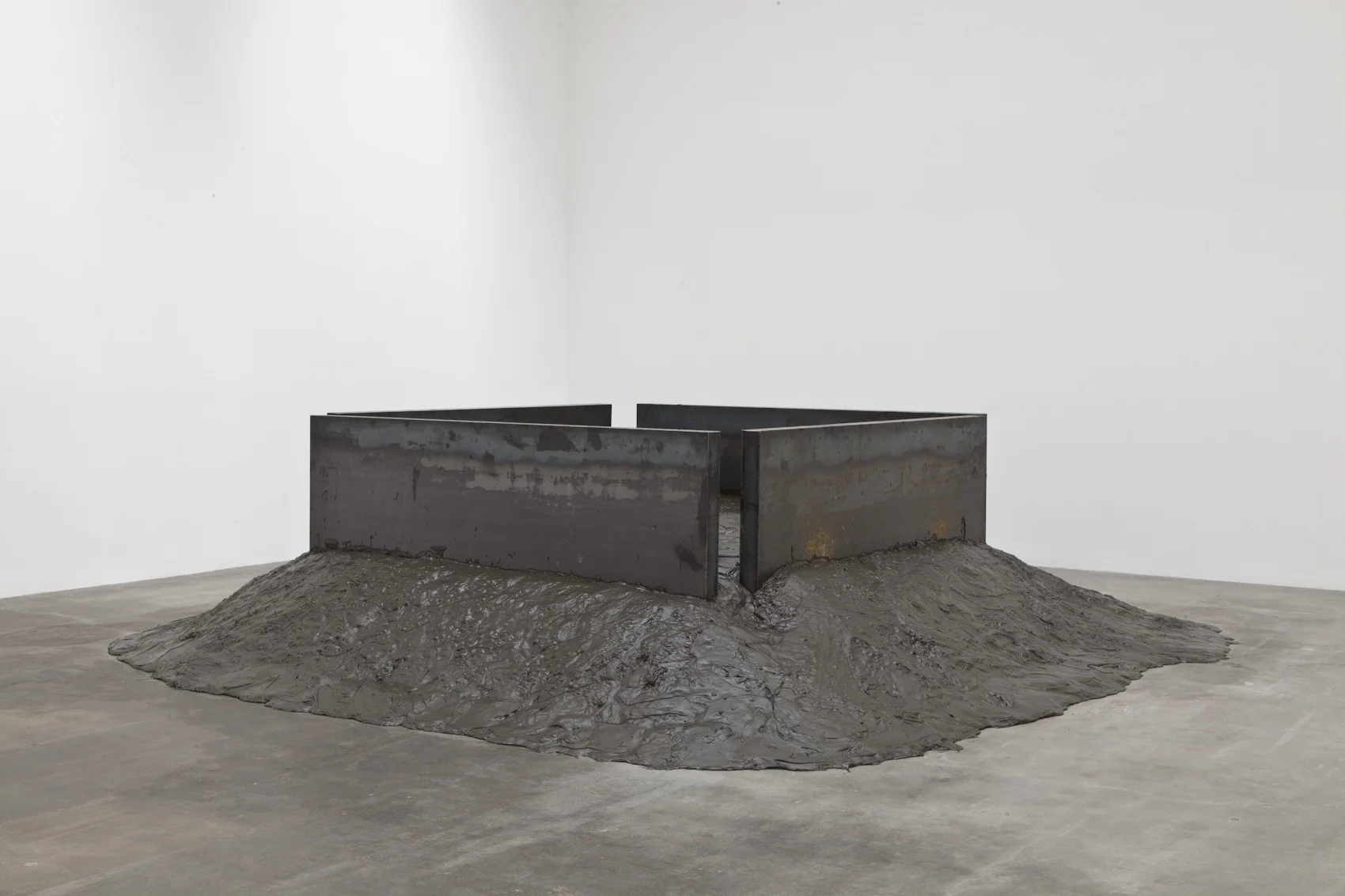 Soft Concrete , 1970/2012 ソフト・コンクリート ( sofuto konkurīto )
Normal
0
false
false
false
EN-US
JA
X-NONE
/* Style Definitions */
table.MsoNormalTable
{mso-style-name:"Table Normal";
mso-tstyle-rowband-size:0;
mso-tstyle-colband-size:0;
mso-style-noshow:yes;
mso-style-priority:99;
mso-style-parent:"";
mso-padding-alt:0cm 5.4pt 0cm 5.4pt;
mso-para-margin:0cm;
mso-para-margin-bottom:.0001pt;
mso-pagination:widow-orphan;
font-size:12.0pt;
font-family:Cambria;
mso-ascii-font-family:Cambria;
mso-ascii-theme-font:minor-latin;
mso-hansi-font-family:Cambria;
mso-hansi-theme-font:minor-latin;}
Concrete, oil, steel plates Approximately 48 x 212 x 212 inches overall (121.9 x 538.5 x 538.5 centimeters) Installation view, Requiem for the Sun: The Art of Mono-ha at Blum & Poe, Los Angeles, 2012 Photo: Joshua White/JWPictures.com Courtesy Blum & Poe, Los Angeles / New York / Tokyo