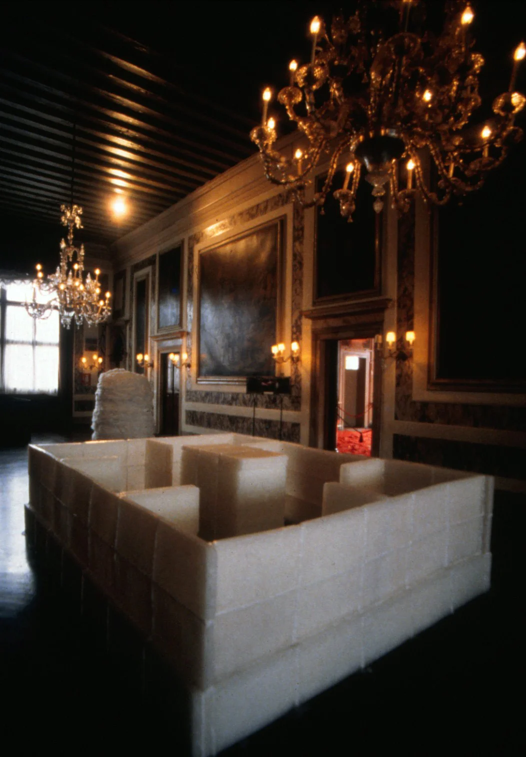 Parallel Strata, 1969/1995 並列層 ( heiretsusō ) Paraffin wax Installation view, ASIANA: Contemporary Art from the Far East , Palazzo Vendramin Calergi, Venice, Italy, 1995 Photo: Tsuyoshi Satoh